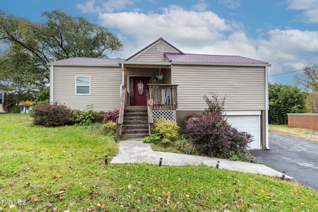 Photo of 4242 Sullivan Gardens Drive, Kingsport, TN 37660 (MLS # 9987749)