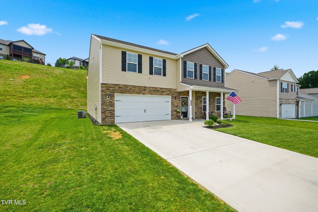 Photo of 2544 Bridgeforth Crossing, Kingsport, TN 37664 (MLS # 9996728)