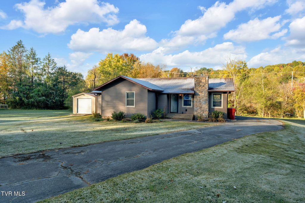 Photo of 2 Broadwood Circle, Johnson City, TN 37604 (MLS # 9987591)