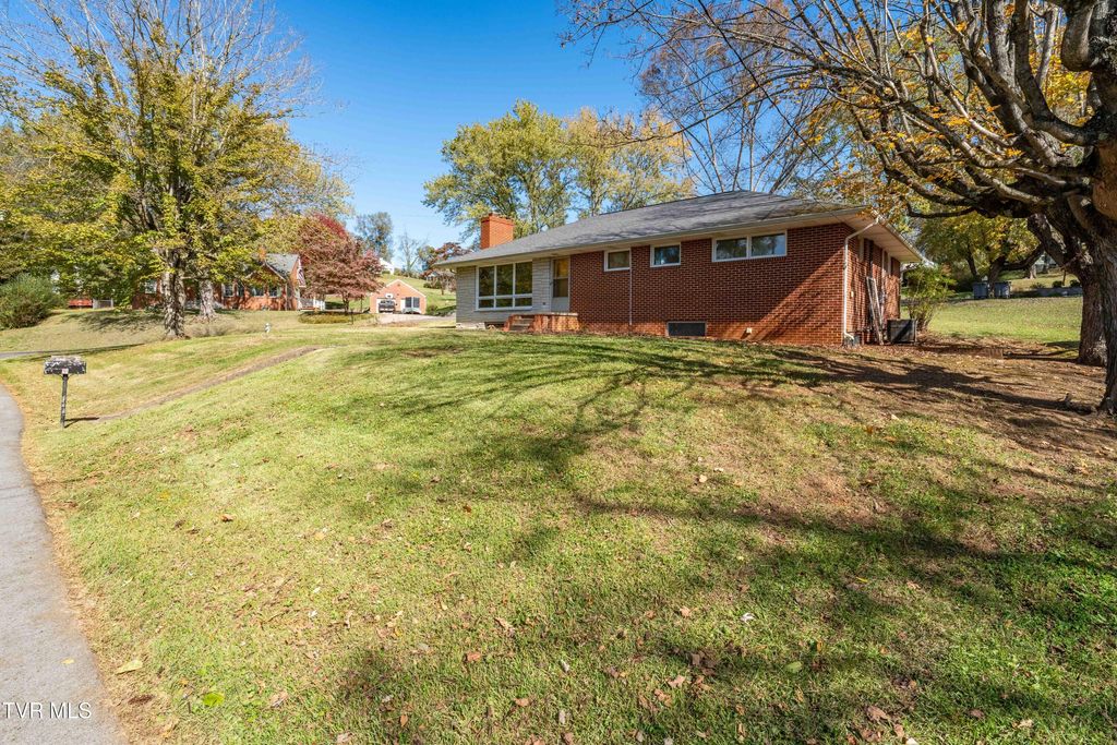 Photo of 3601 Montclair Road Road, Kingsport, TN 37664 (MLS # 9987597)