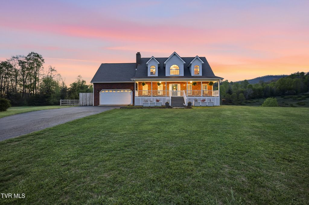 Photo of 228 Sunrise Lane, Mountain City, TN 37683 (MLS # 9994357)