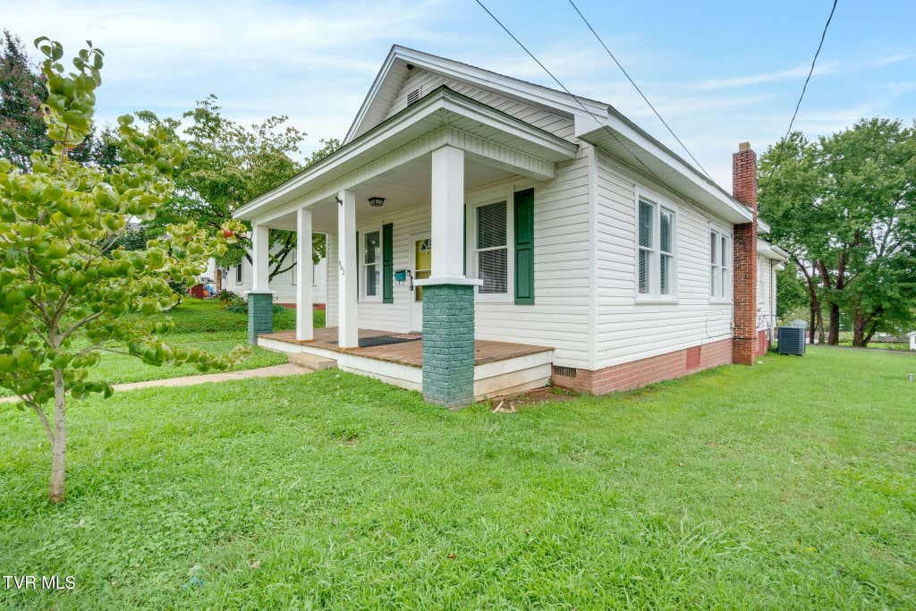 Photo of 942 Fairview Avenue, Kingsport, TN 37660 (MLS # 9999487)