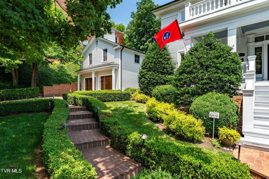 Photo of 300 Main Street, Jonesborough, TN 37659 (MLS # 9983620)