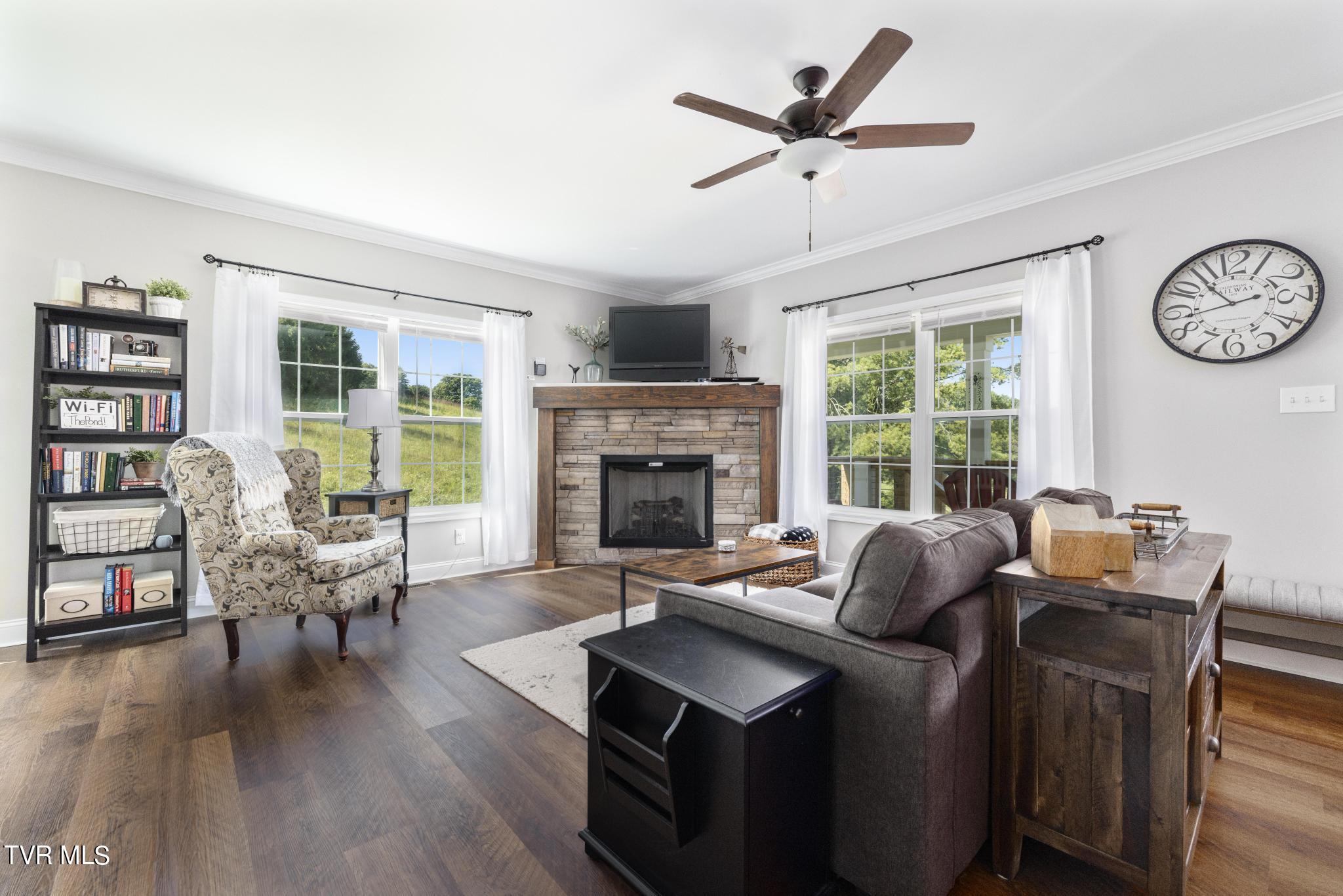 306 Silver Oak Trail, Butler, Tennessee image 9
