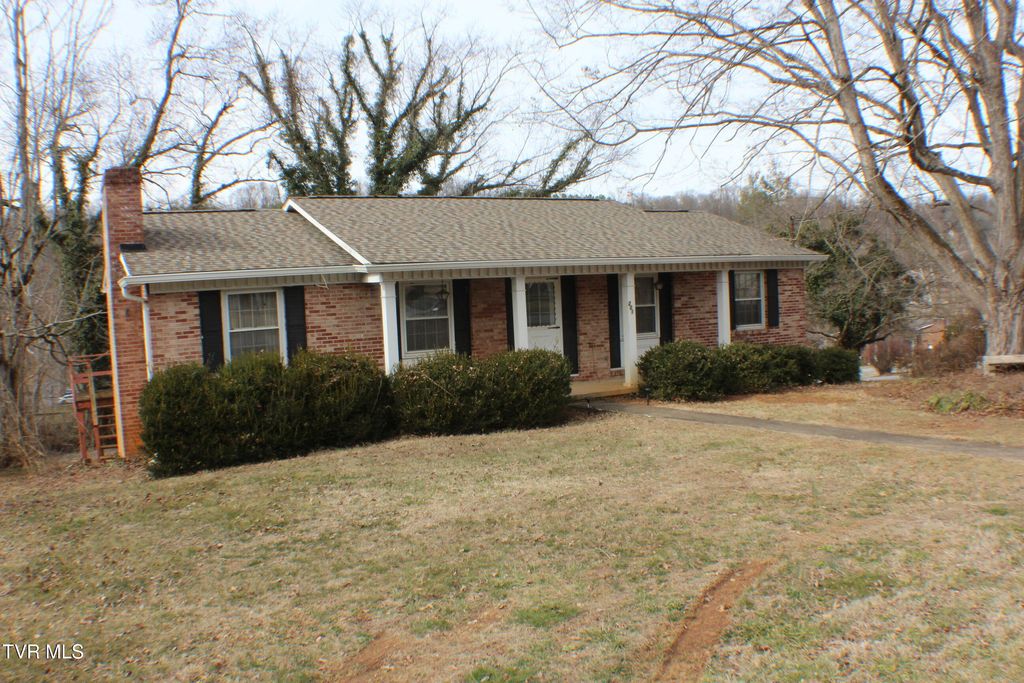 Photo of 201 Coralwood Drive, Kingsport, TN 37663 (MLS # 9991304)