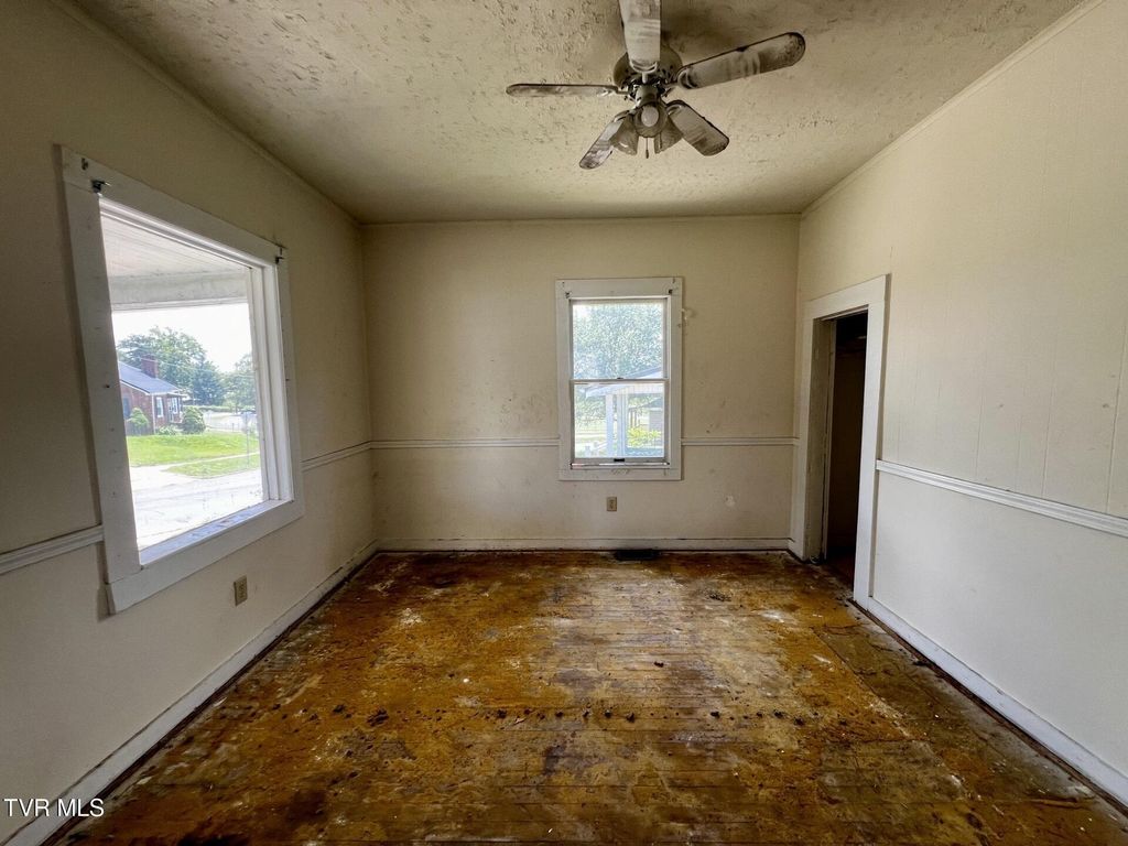 Photo of 209 Ravine Road, Kingsport, TN 37660 (MLS # 9997314)