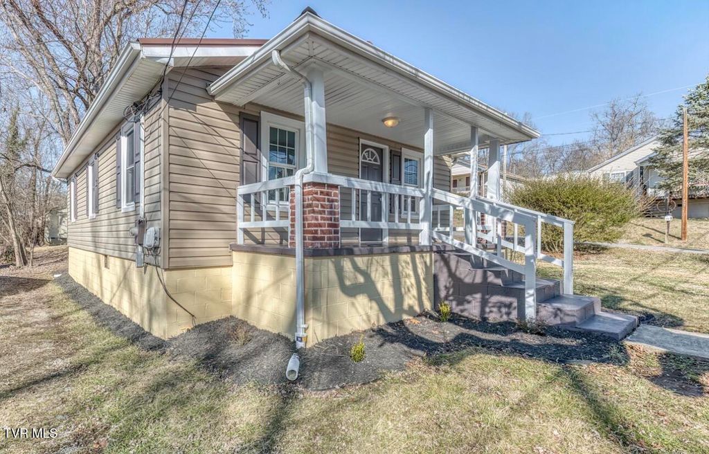 Photo of 405 North Street, Johnson City, TN 37604 (MLS # 9991204)
