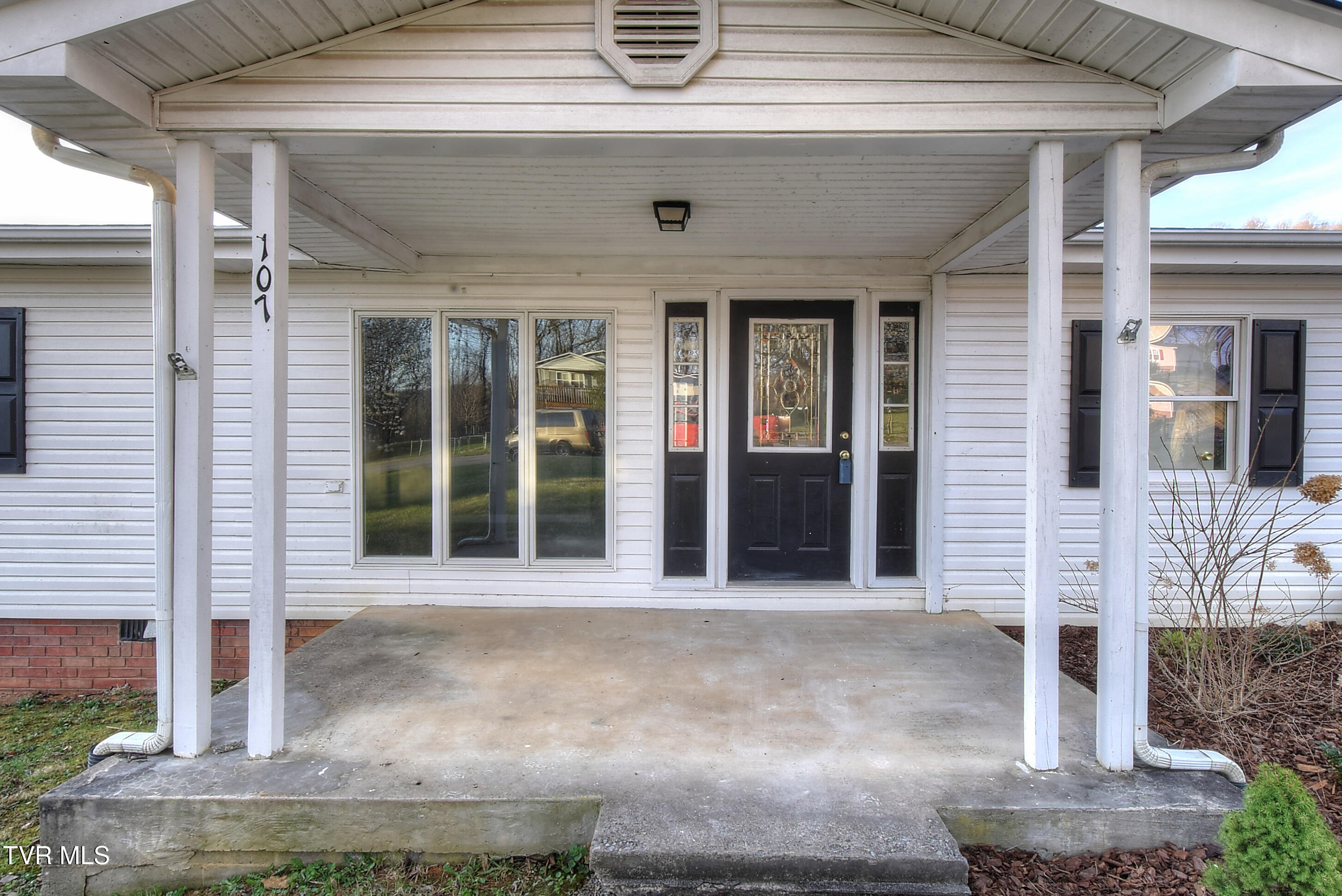 107 Hartsell Drive, Elizabethton, Tennessee image 4