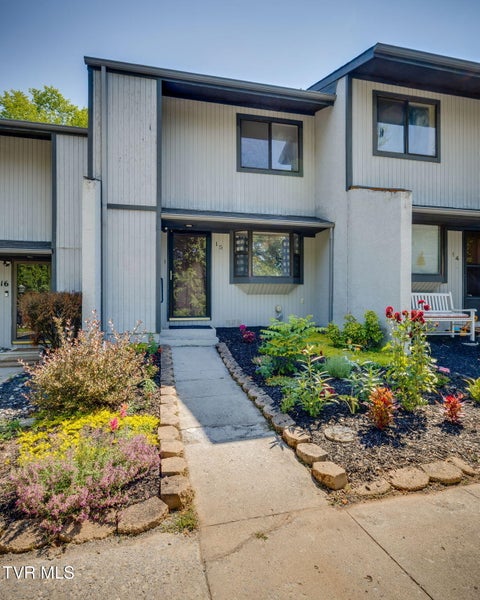 Photo of 2420 Volunteer Parkway #Apt 15, Bristol, TN 37620 (MLS # 9997479)