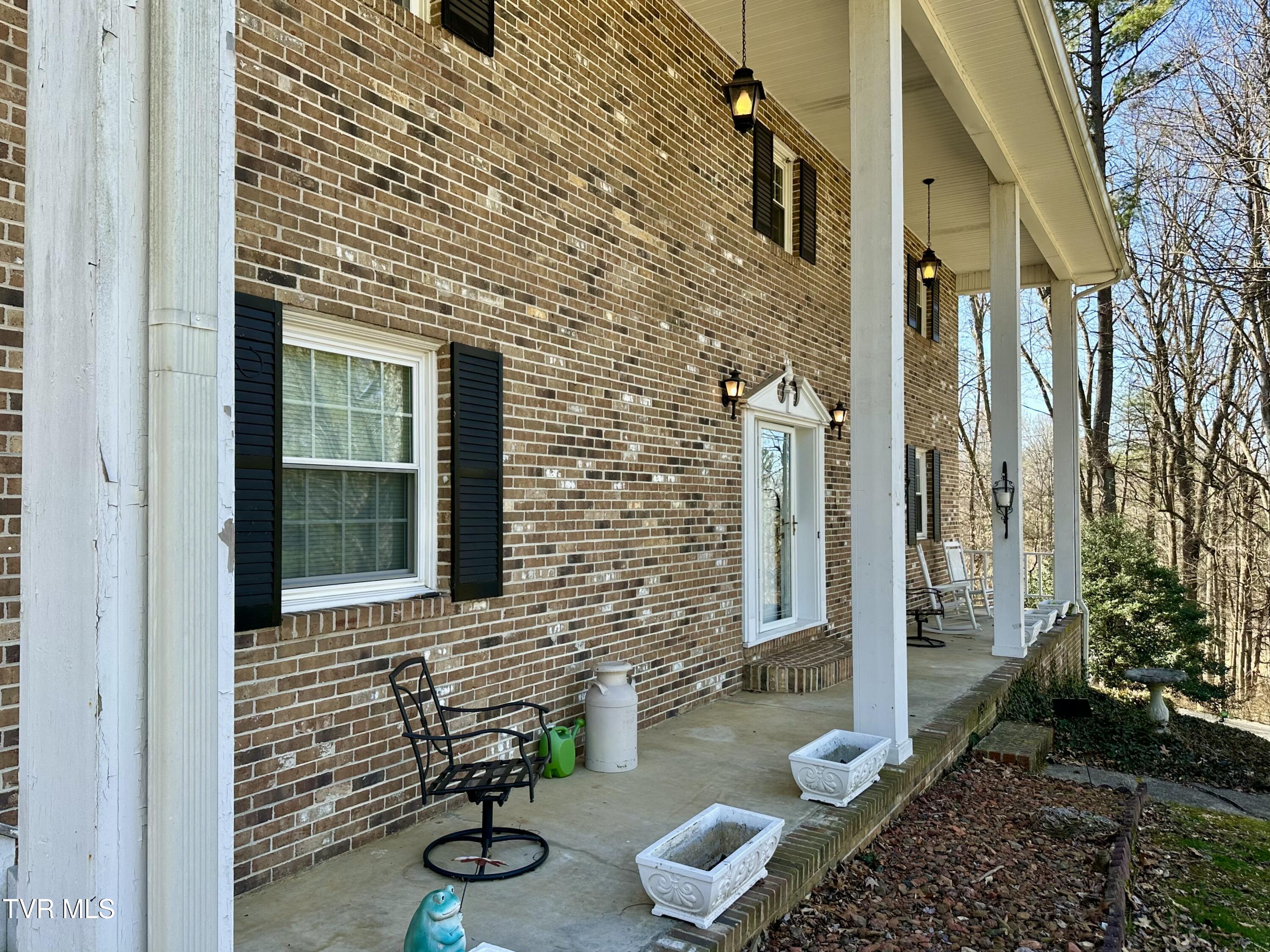 21543 Plantation Road, Bristol, Virginia image 2