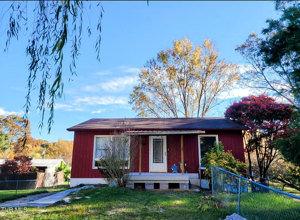 Photo of 571 Meadow View Road, Bristol, TN 37620 (MLS # 9995813)