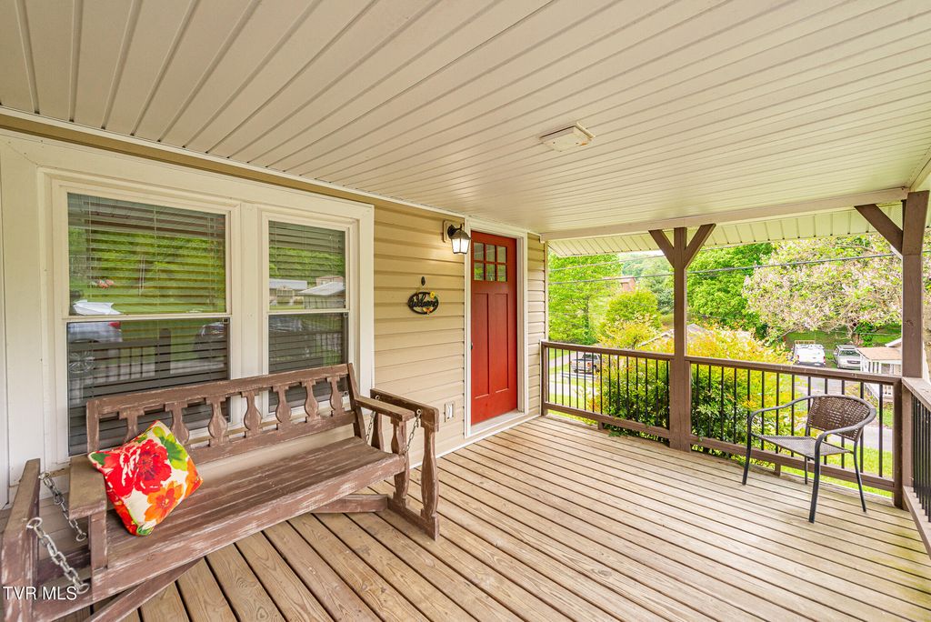 Photo of 421 Lucy Road, Kingsport, TN 37660 (MLS # 9994810)