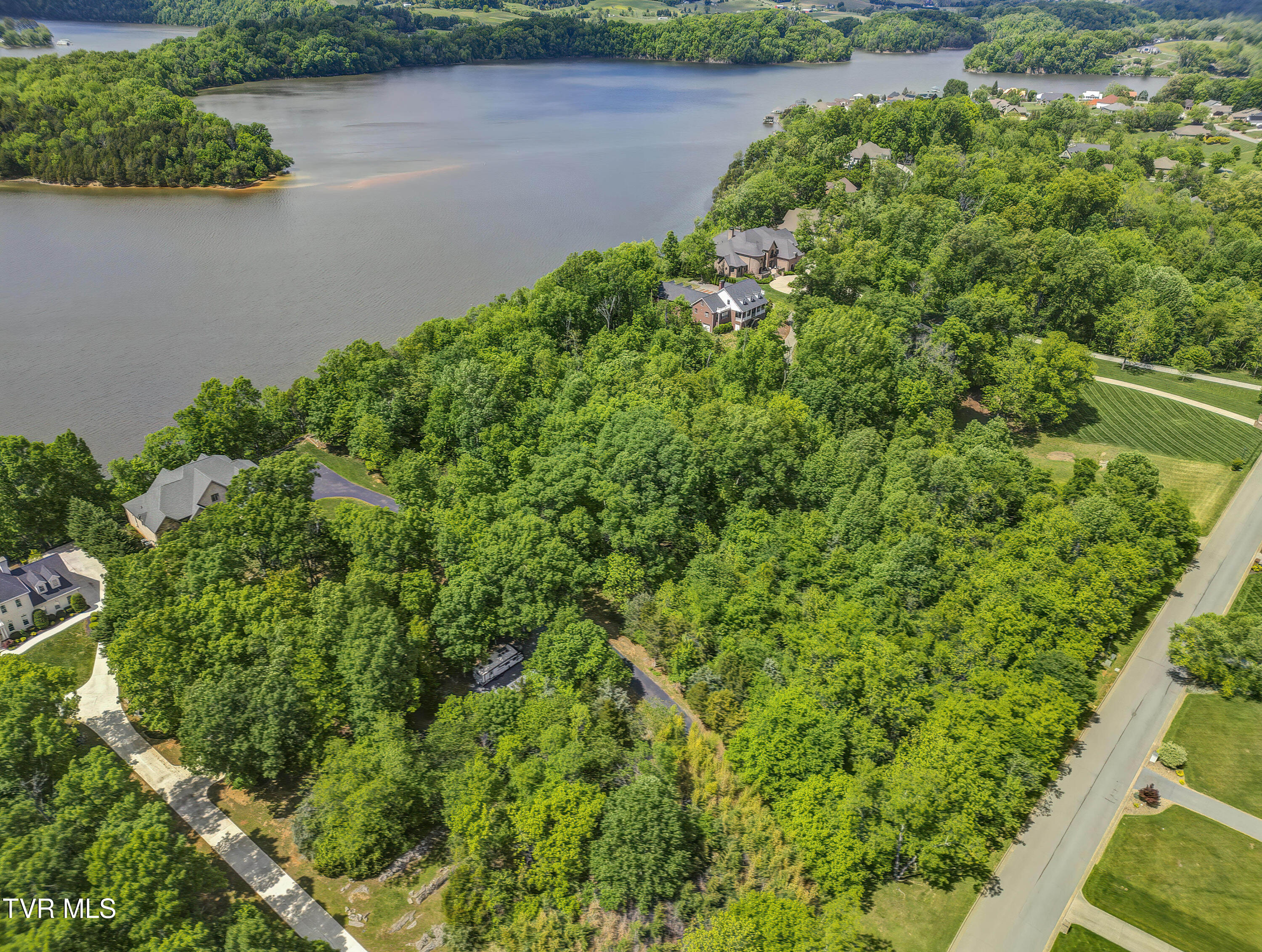 612 Harbor Point Drive