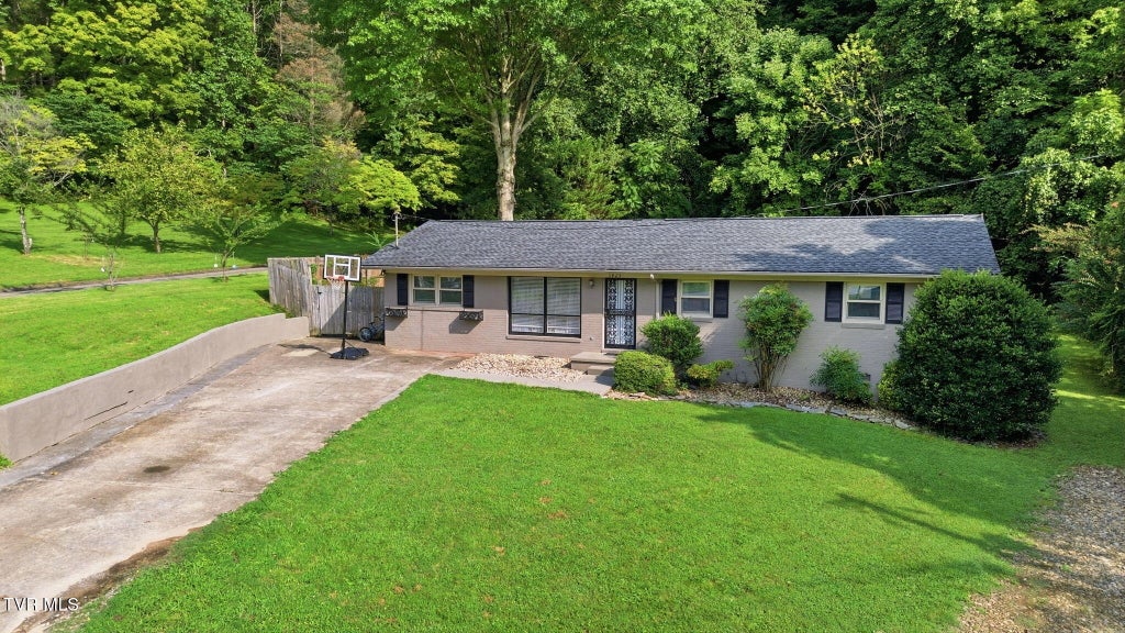 Photo of 3825 Hemlock Park Lane, Kingsport, TN 37663 (MLS # 9999677)