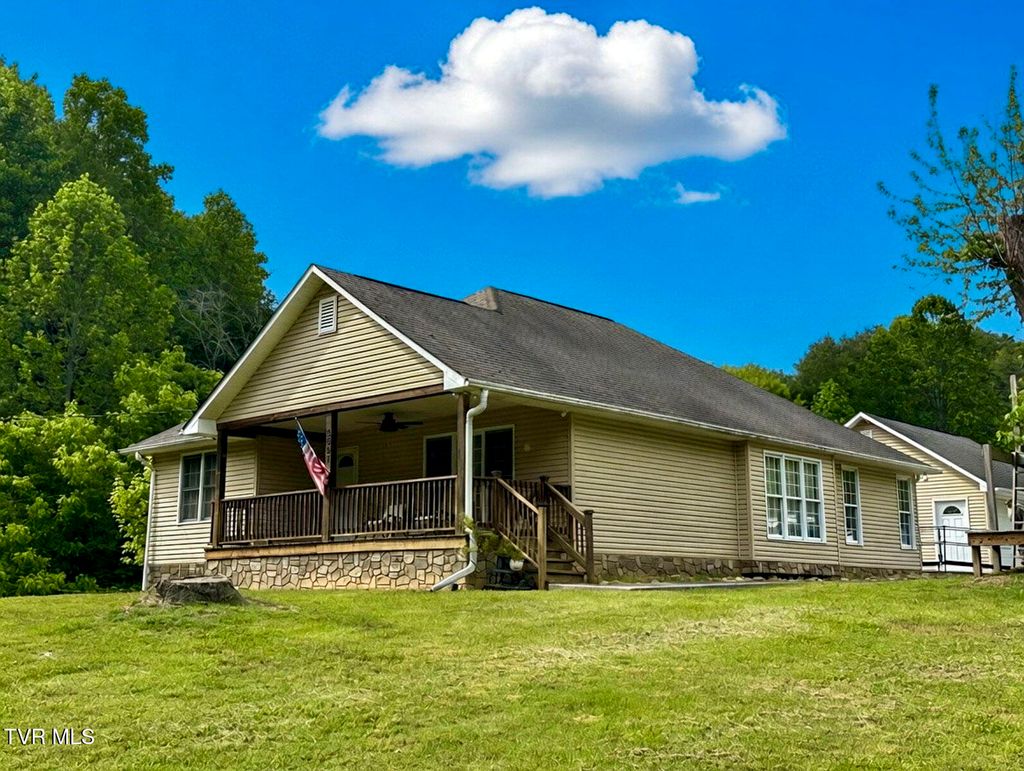 Photo of 2397 Lower Rinehart Road, Dandridge, TN 37725 (MLS # 9995004)