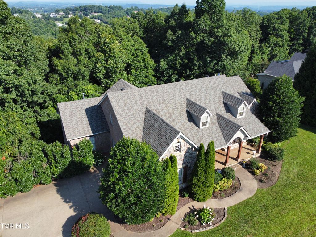 Photo of 1184 Cliffview Circle, Johnson City, TN 37615 (MLS # 9992856)
