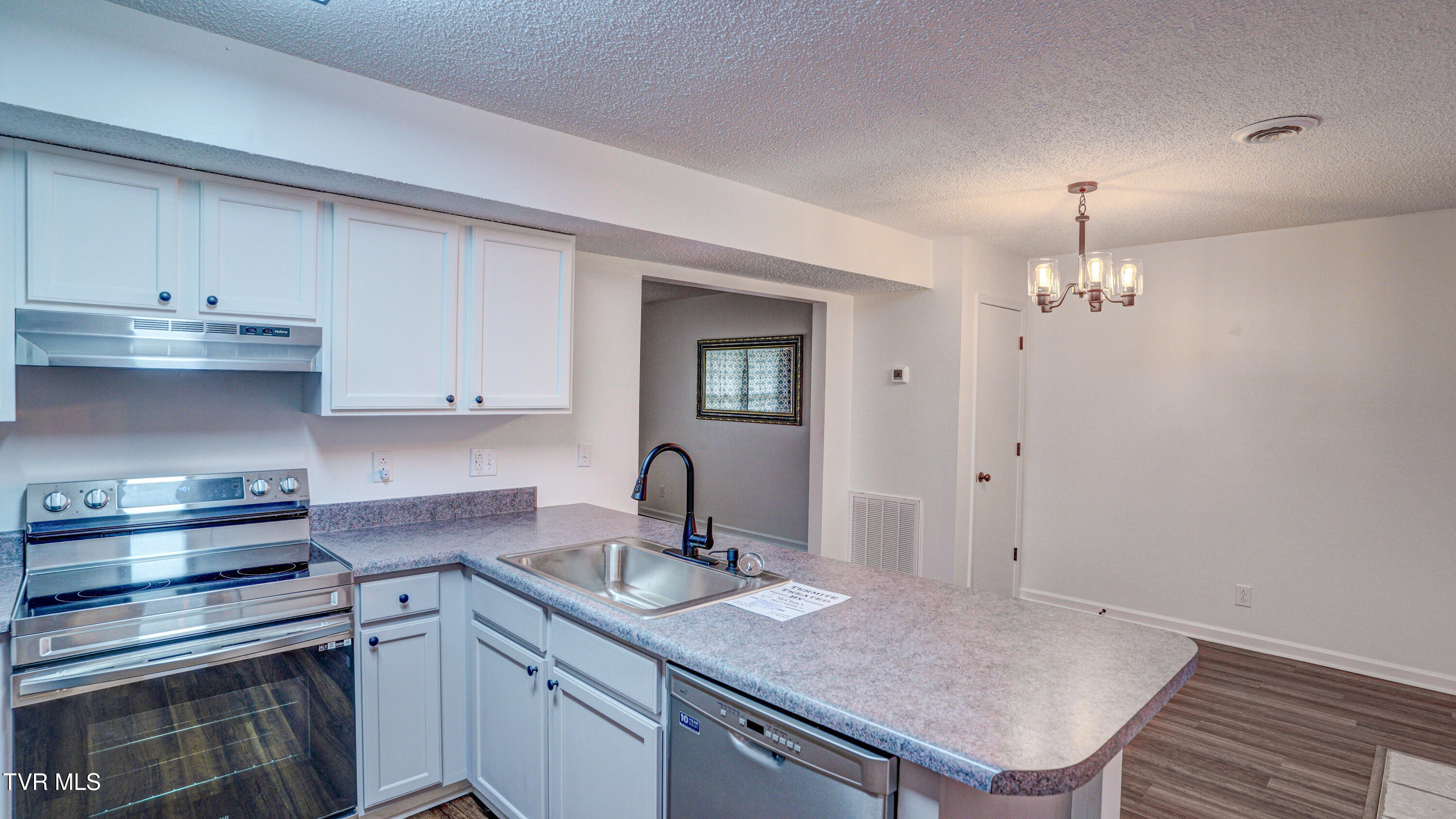 1709 Herrin Drive, Johnson City, Tennessee image 4