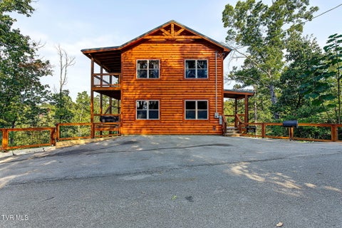 Photo of 1868 Blue Tick Way, Sevierville, TN 37876 (MLS # 10001491)