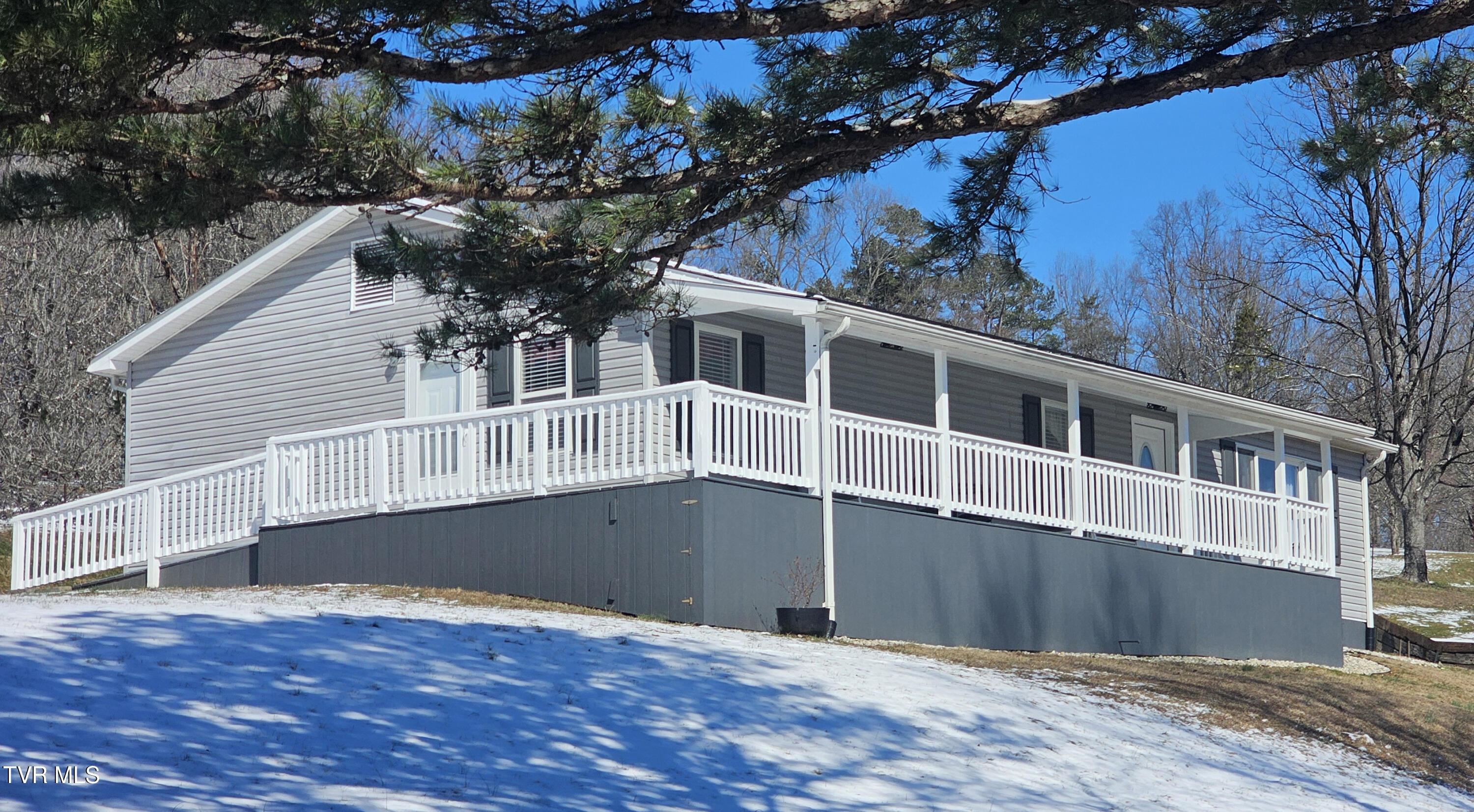 676 Big Hill Road, Pennington Gap, Virginia image 2