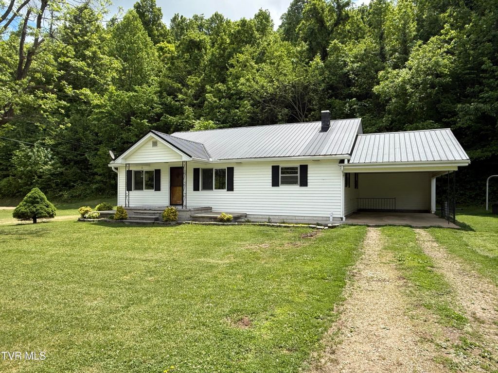 Photo of 226 Little Cassi Creek Road, Chuckey, TN 37641 (MLS # 9994777)