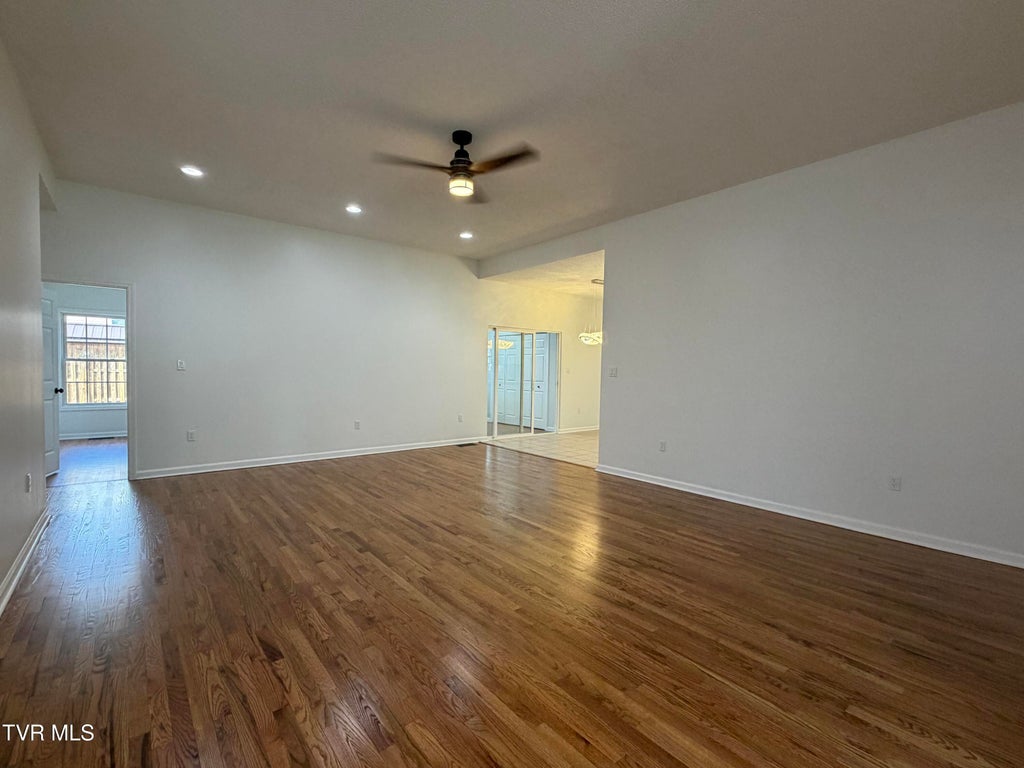 Photo of 25 Bedding Place, Johnson City, TN 37604 (MLS # 10000618)