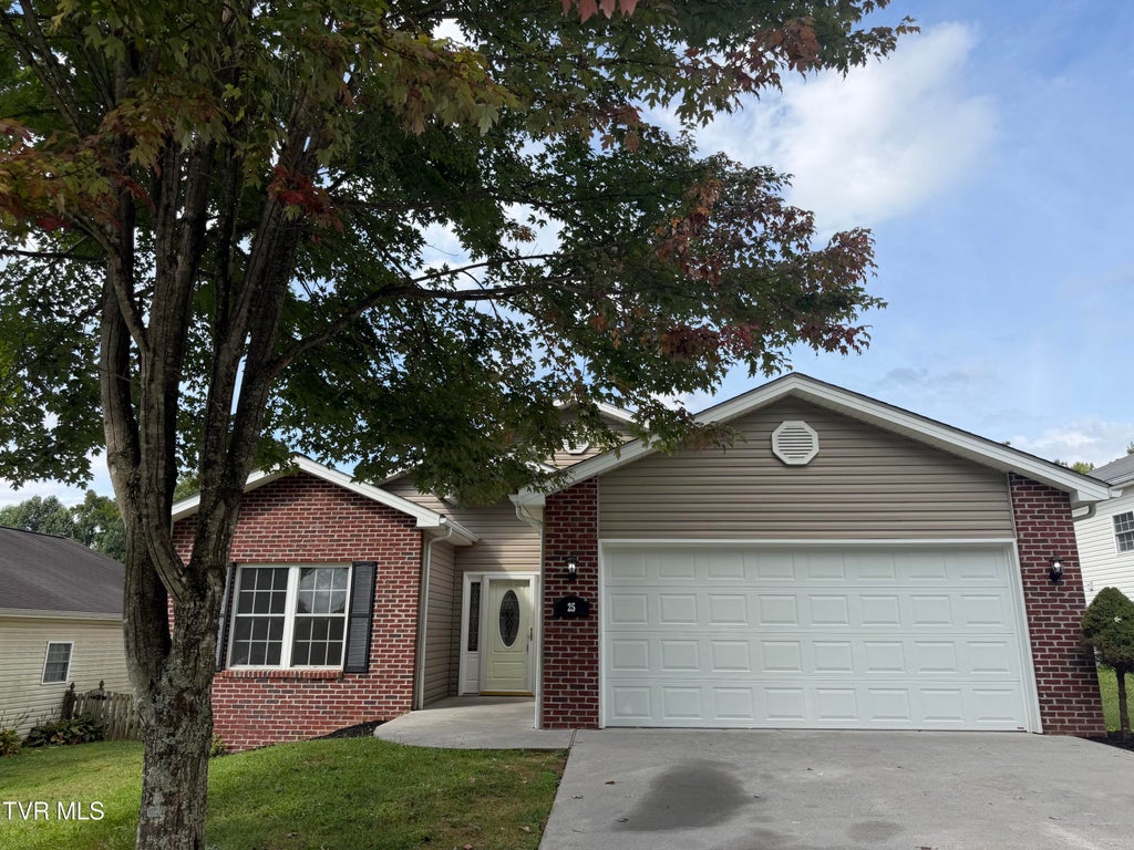 Photo of 25 Bedding Place, Johnson City, TN 37604 (MLS # 10000618)