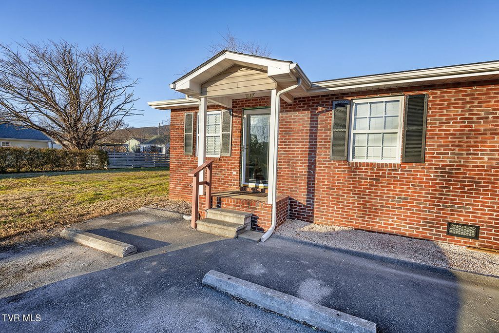 Photo of 109 Midnight Drive #1, Elizabethton, TN 37643 (MLS # 9995994)