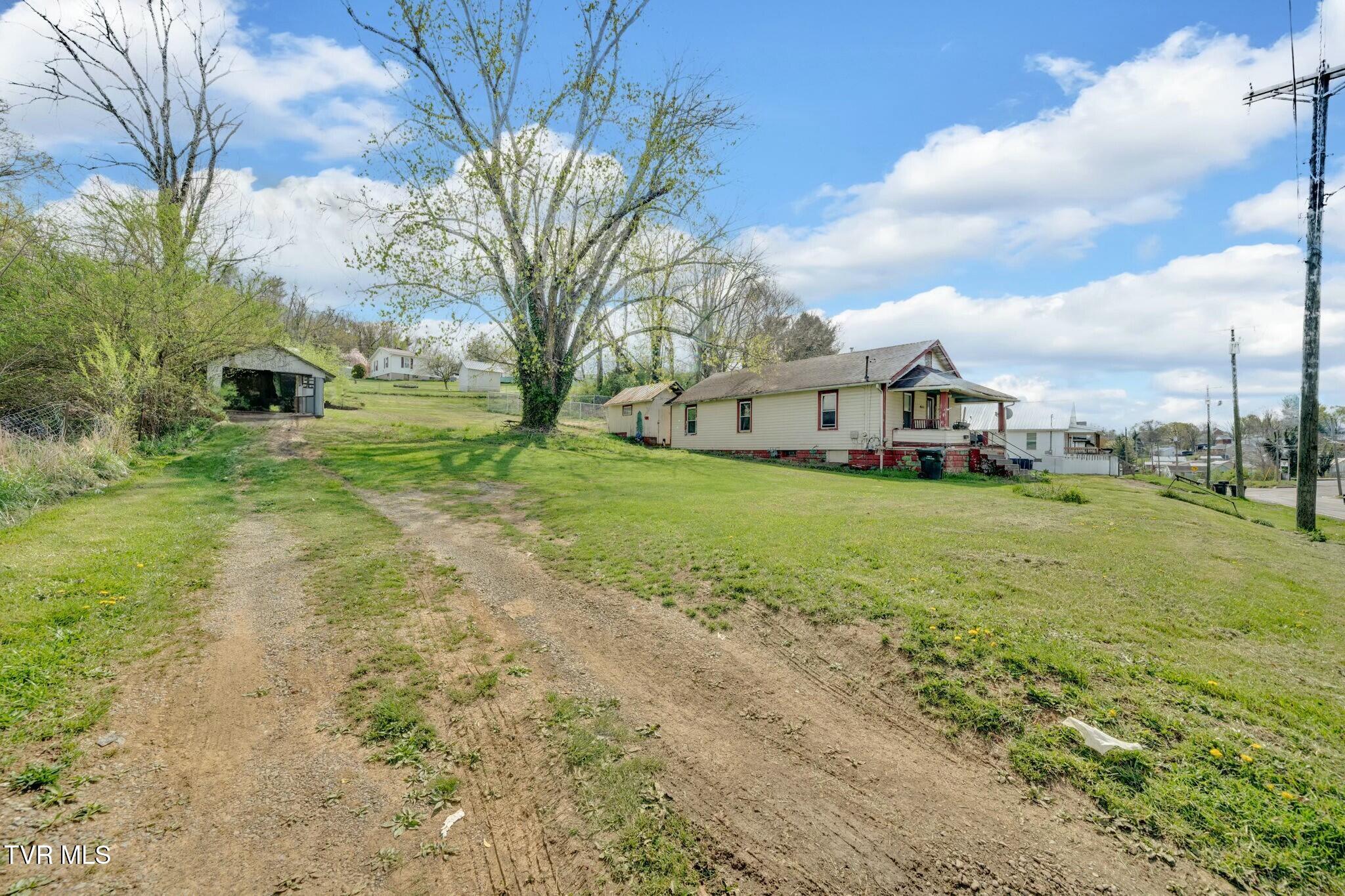 159 King Mill Pike, Bristol, Virginia image 2