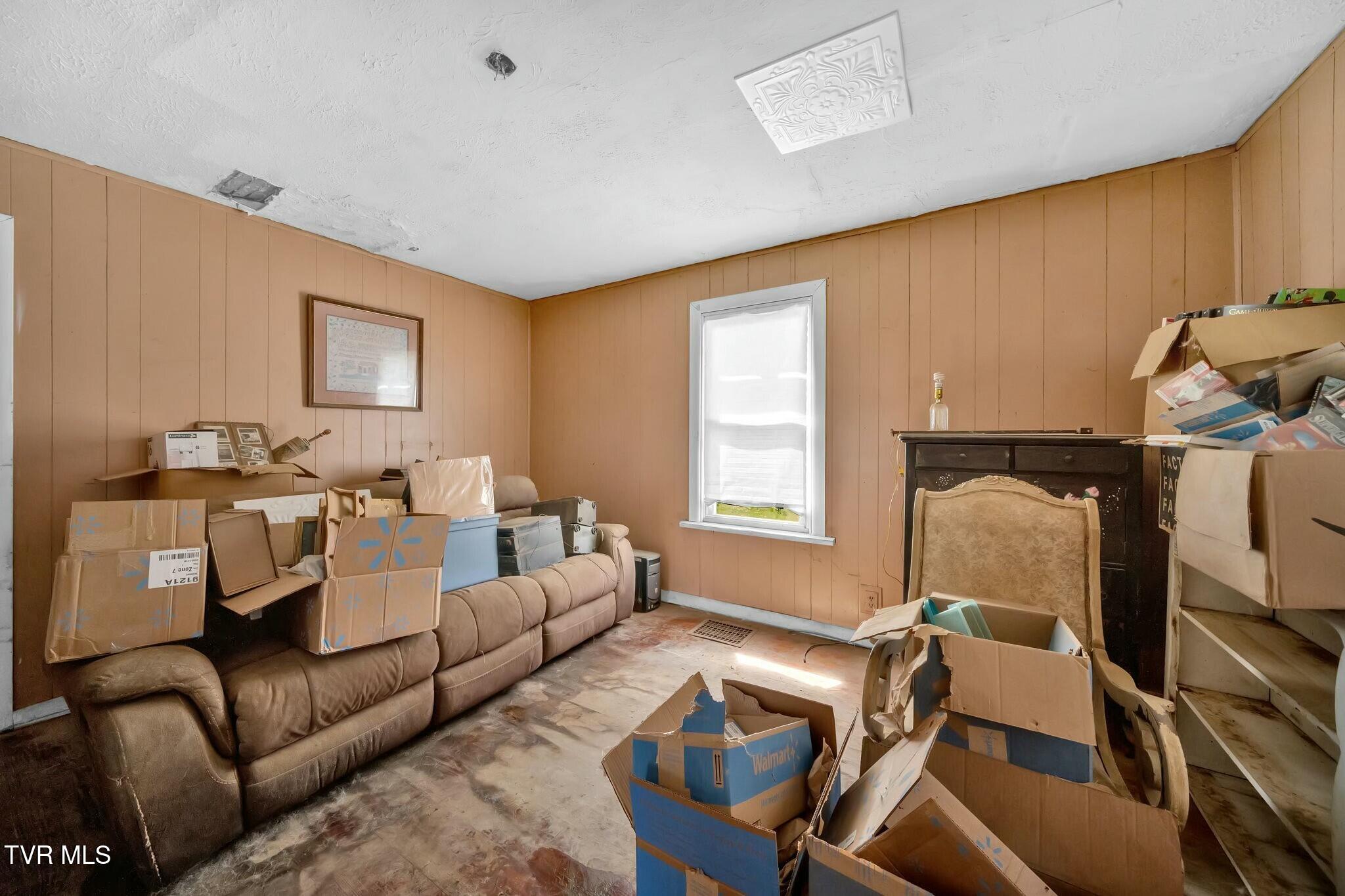 159 King Mill Pike, Bristol, Virginia image 3