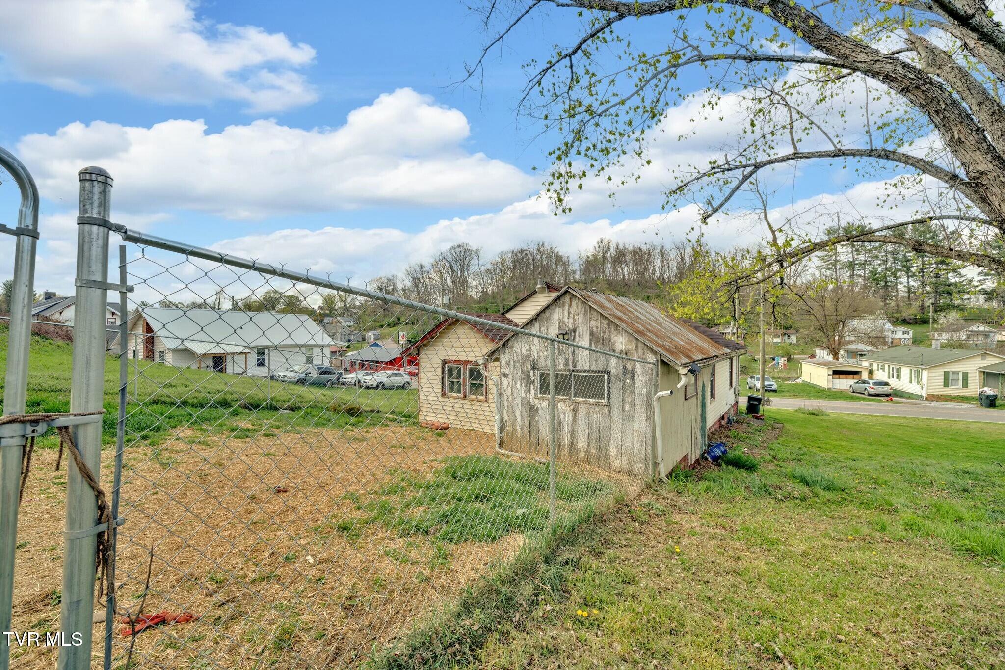 159 King Mill Pike, Bristol, Virginia image 18