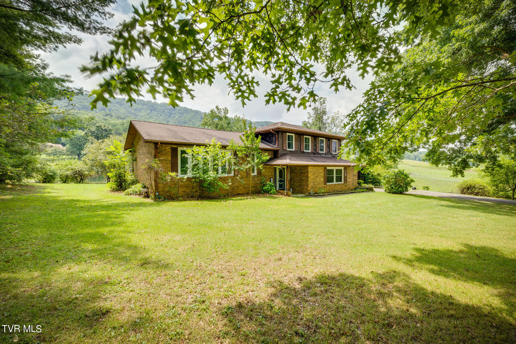 1997 Goshen Valley Road, Church Hill, Tennessee image 3