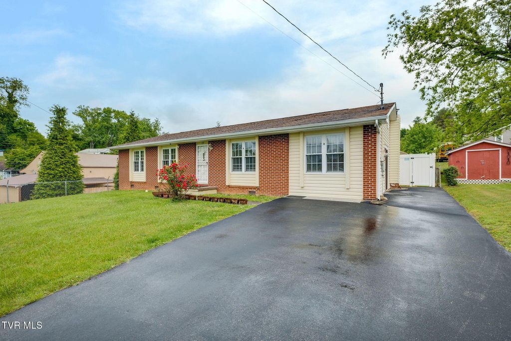 Photo of 132 Cherrywood Lane, Bristol, TN 37620 (MLS # 9995017)