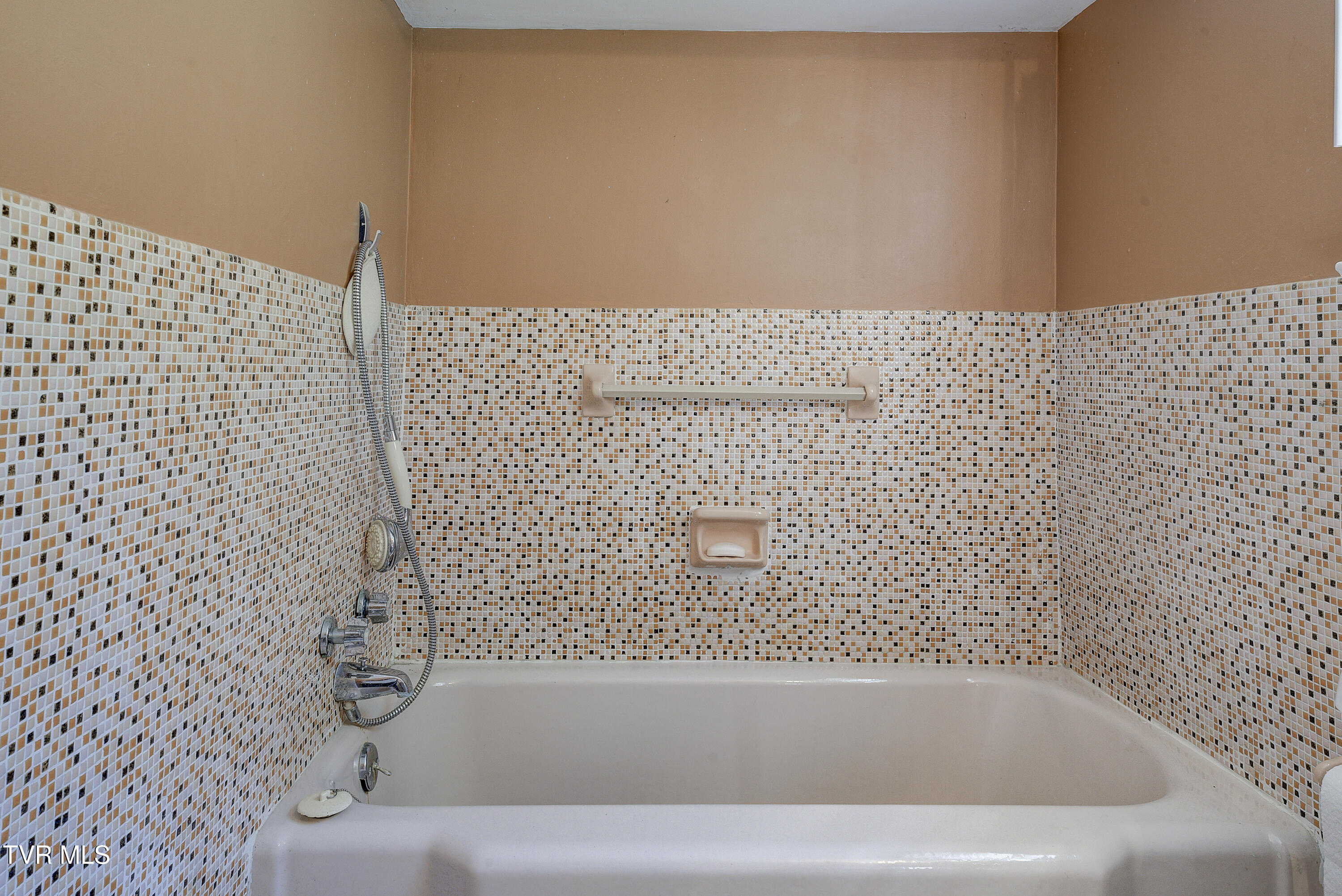 Vansant, Virginia 24656, United States, 5 Bedrooms Bedrooms, ,2 BathroomsBathrooms,Residential,Pending,119904