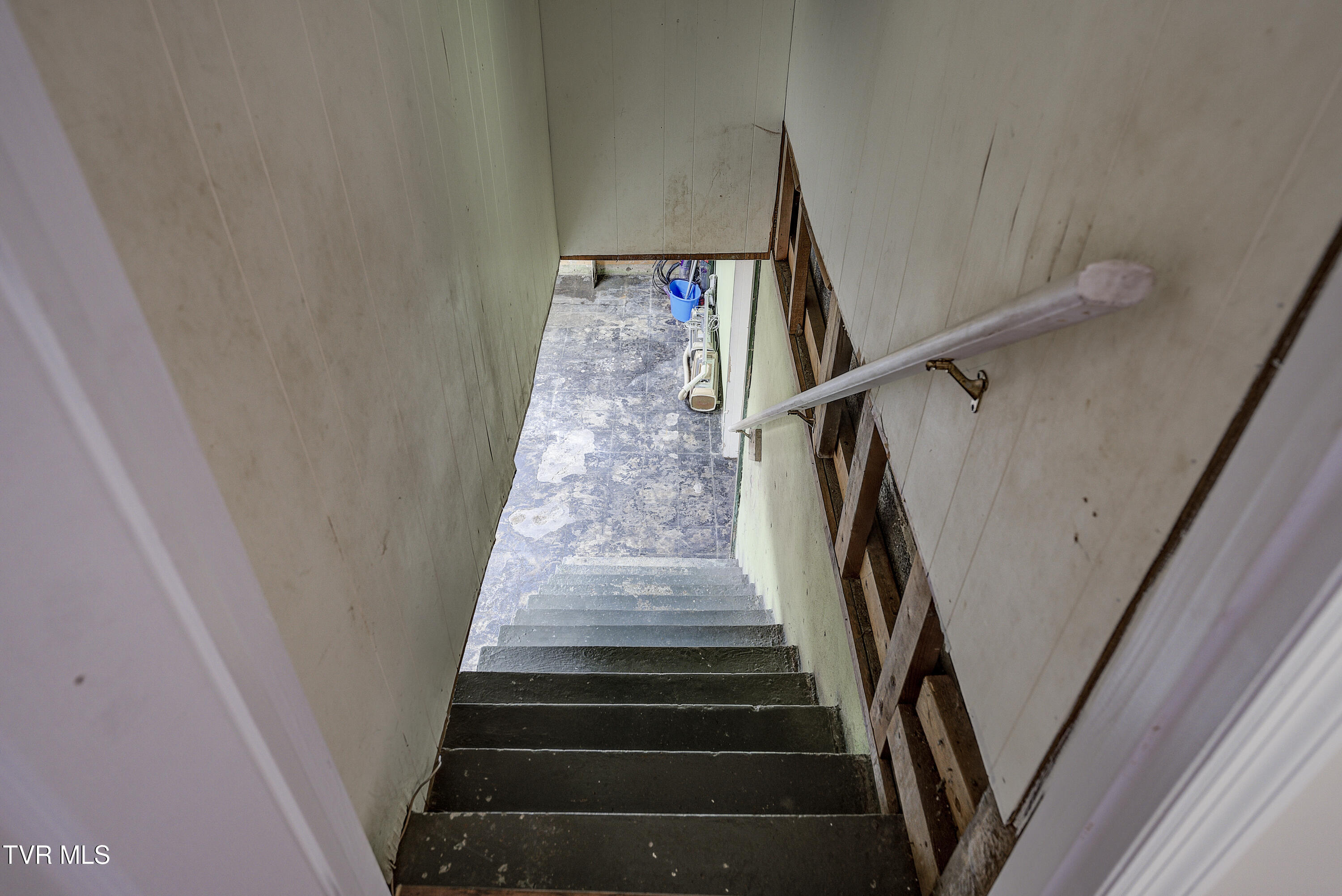 Vansant, Virginia 24656, United States, 5 Bedrooms Bedrooms, ,2 BathroomsBathrooms,Residential,Pending,119904