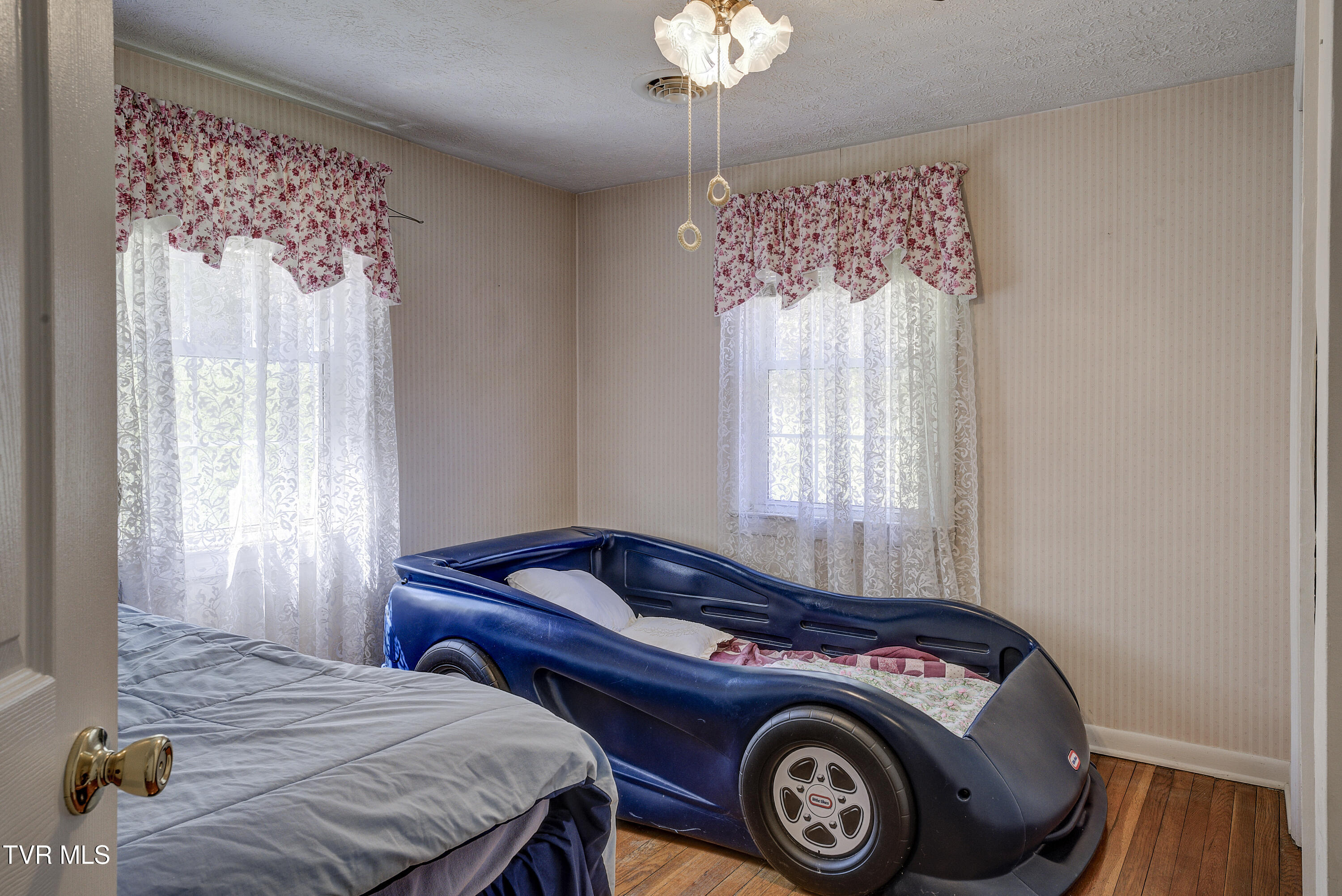 Vansant, Virginia 24656, United States, 5 Bedrooms Bedrooms, ,2 BathroomsBathrooms,Residential,Pending,119904