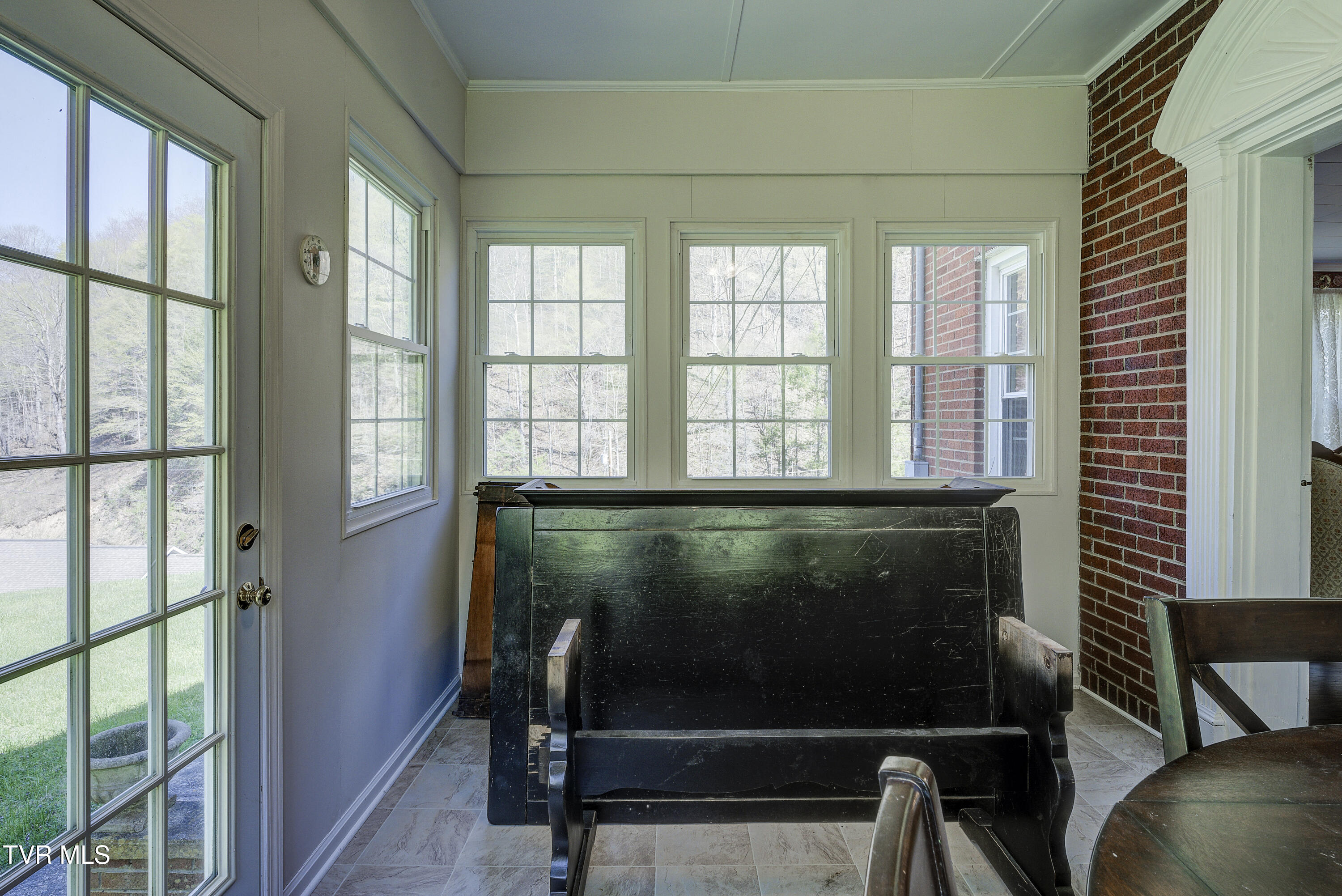 Vansant, Virginia 24656, United States, 5 Bedrooms Bedrooms, ,2 BathroomsBathrooms,Residential,Pending,119904