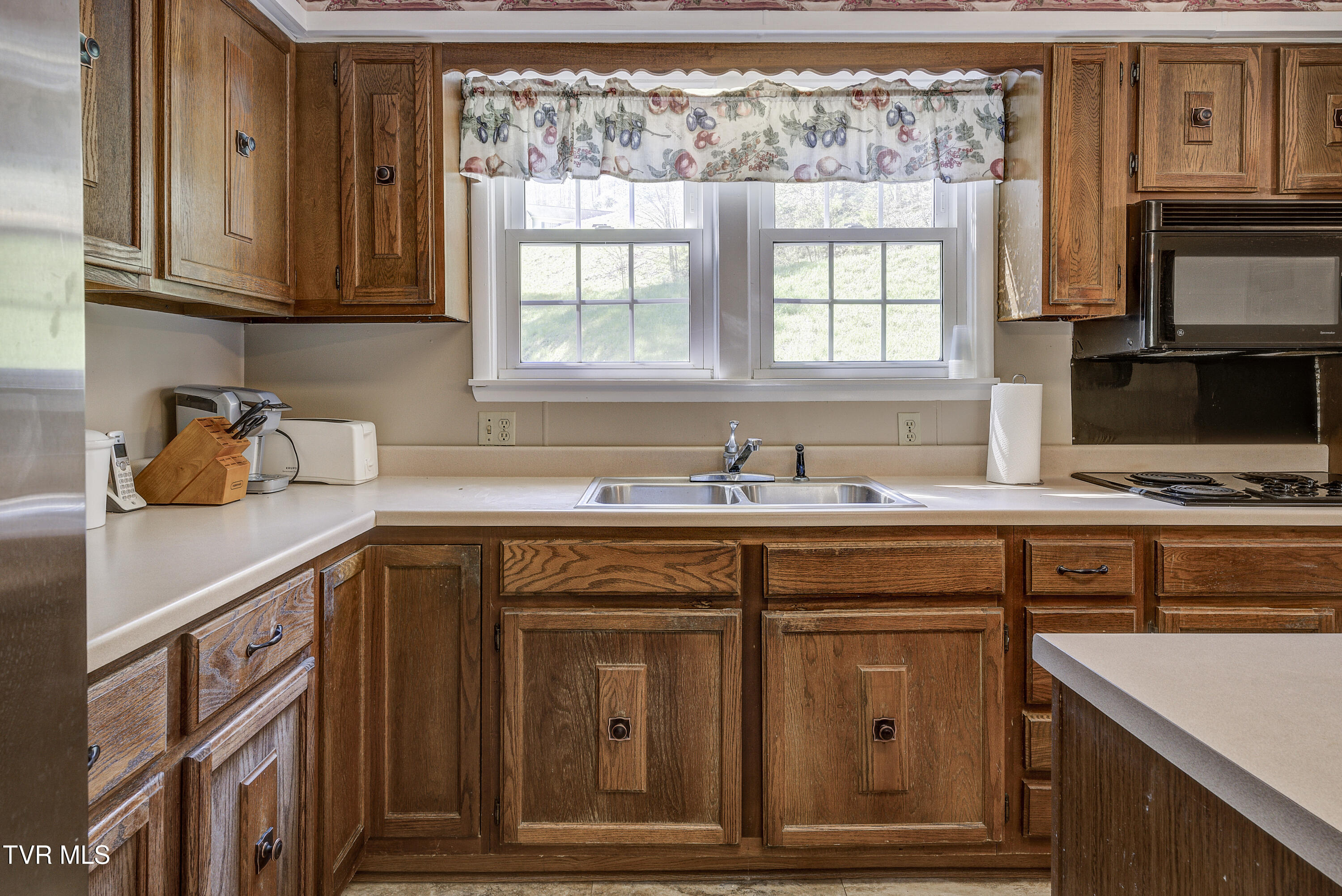 Vansant, Virginia 24656, United States, 5 Bedrooms Bedrooms, ,2 BathroomsBathrooms,Residential,Pending,119904