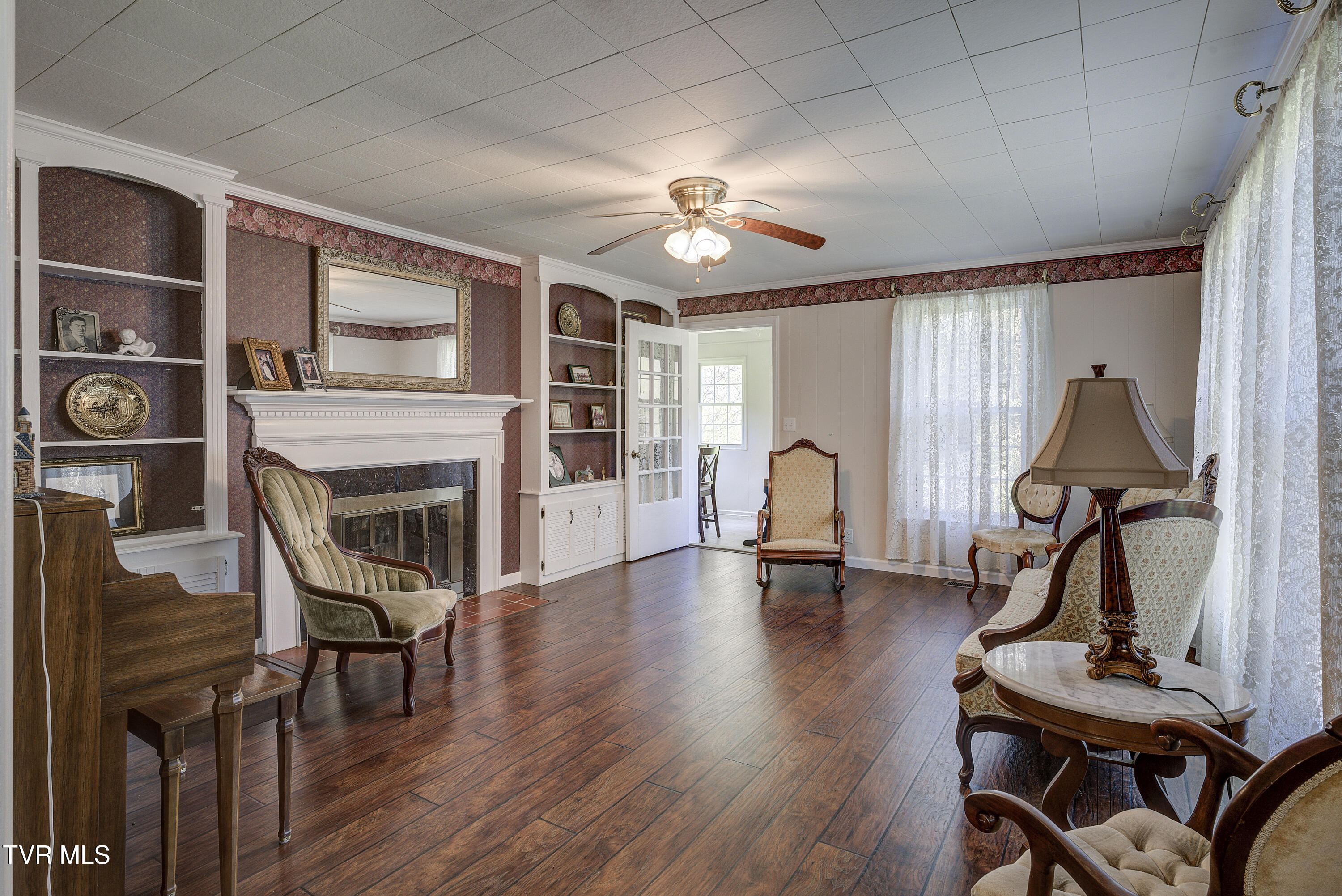 Vansant, Virginia 24656, United States, 5 Bedrooms Bedrooms, ,2 BathroomsBathrooms,Residential,Pending,119904