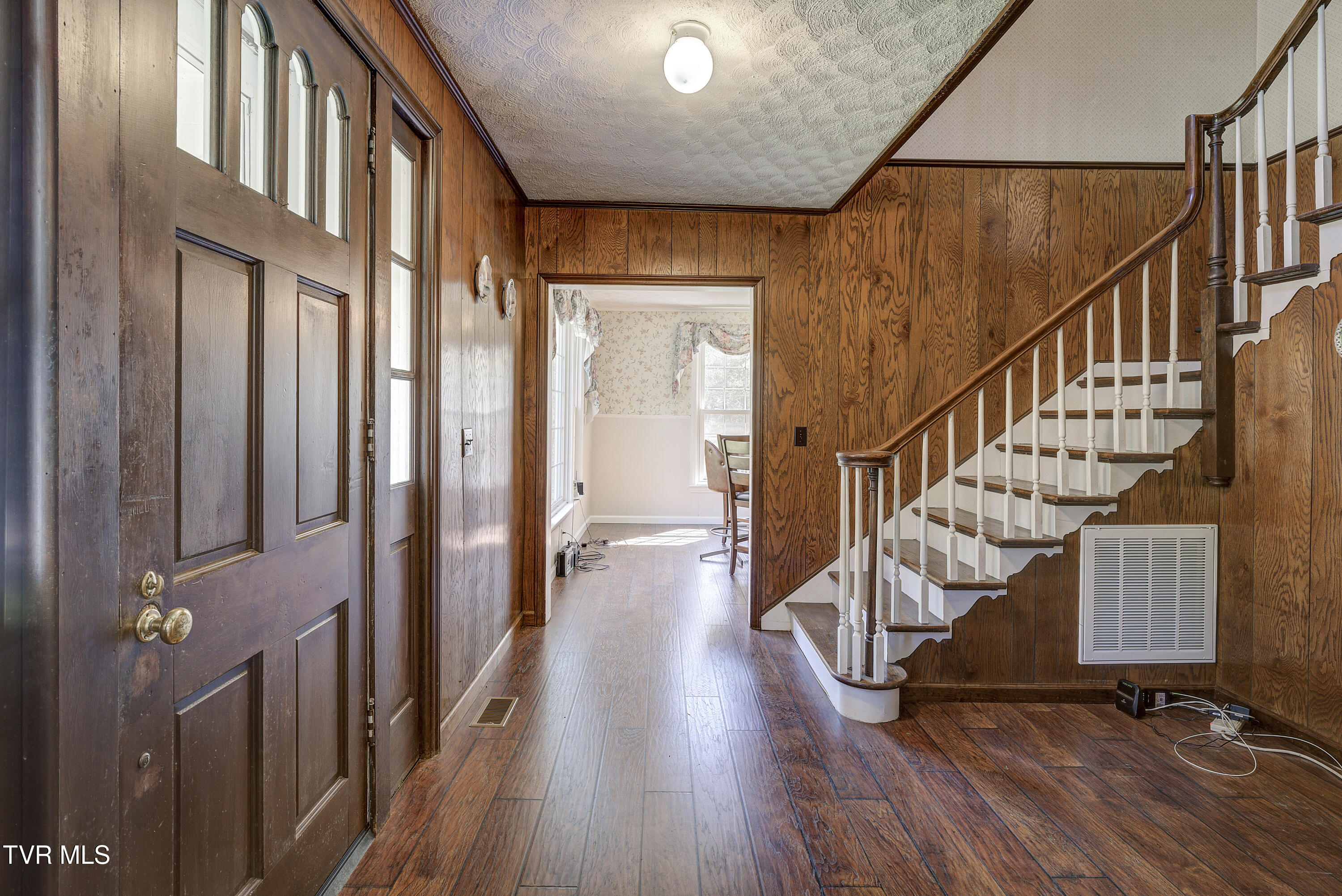 Vansant, Virginia 24656, United States, 5 Bedrooms Bedrooms, ,2 BathroomsBathrooms,Residential,Pending,119904