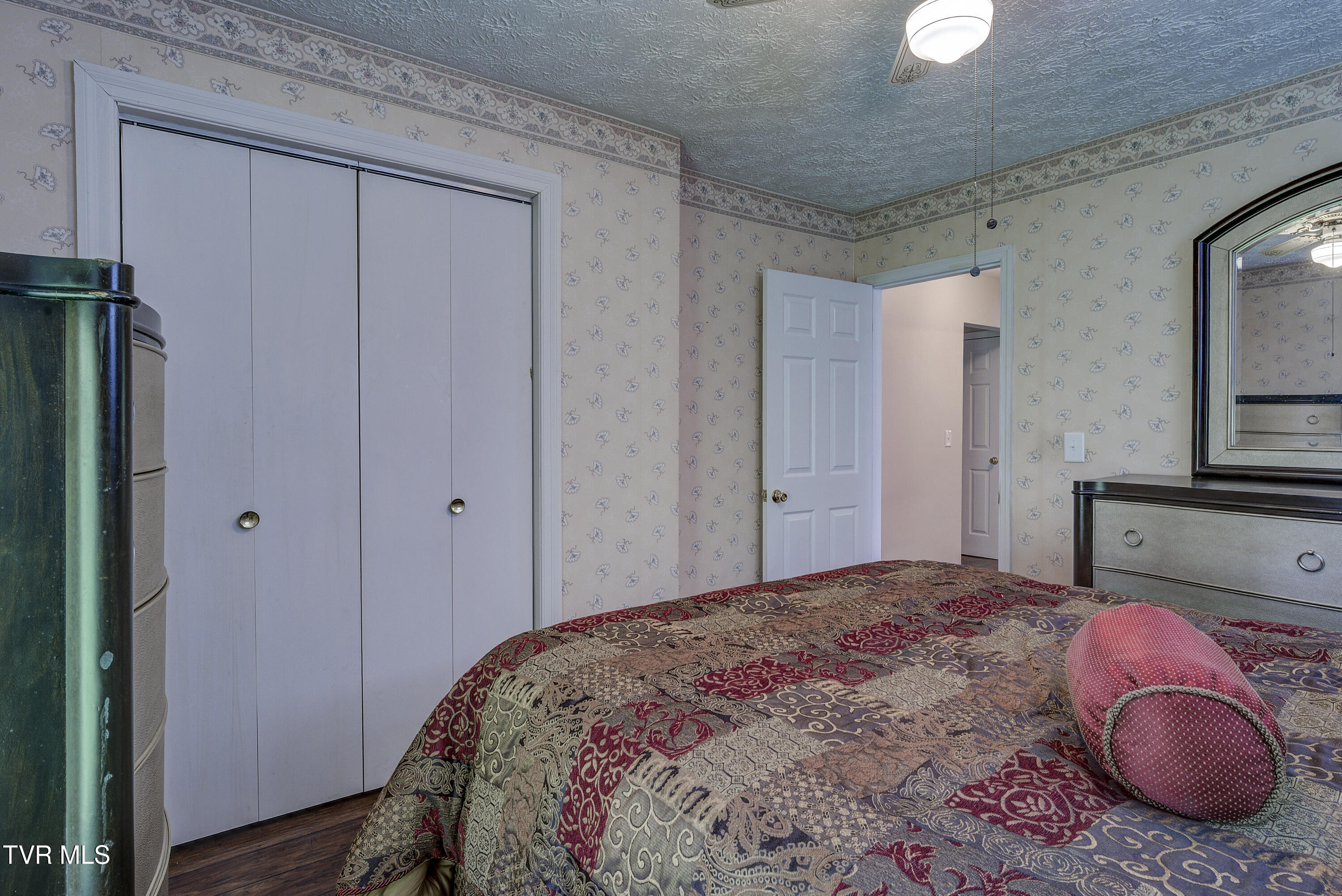 Vansant, Virginia 24656, United States, 5 Bedrooms Bedrooms, ,2 BathroomsBathrooms,Residential,Pending,119904