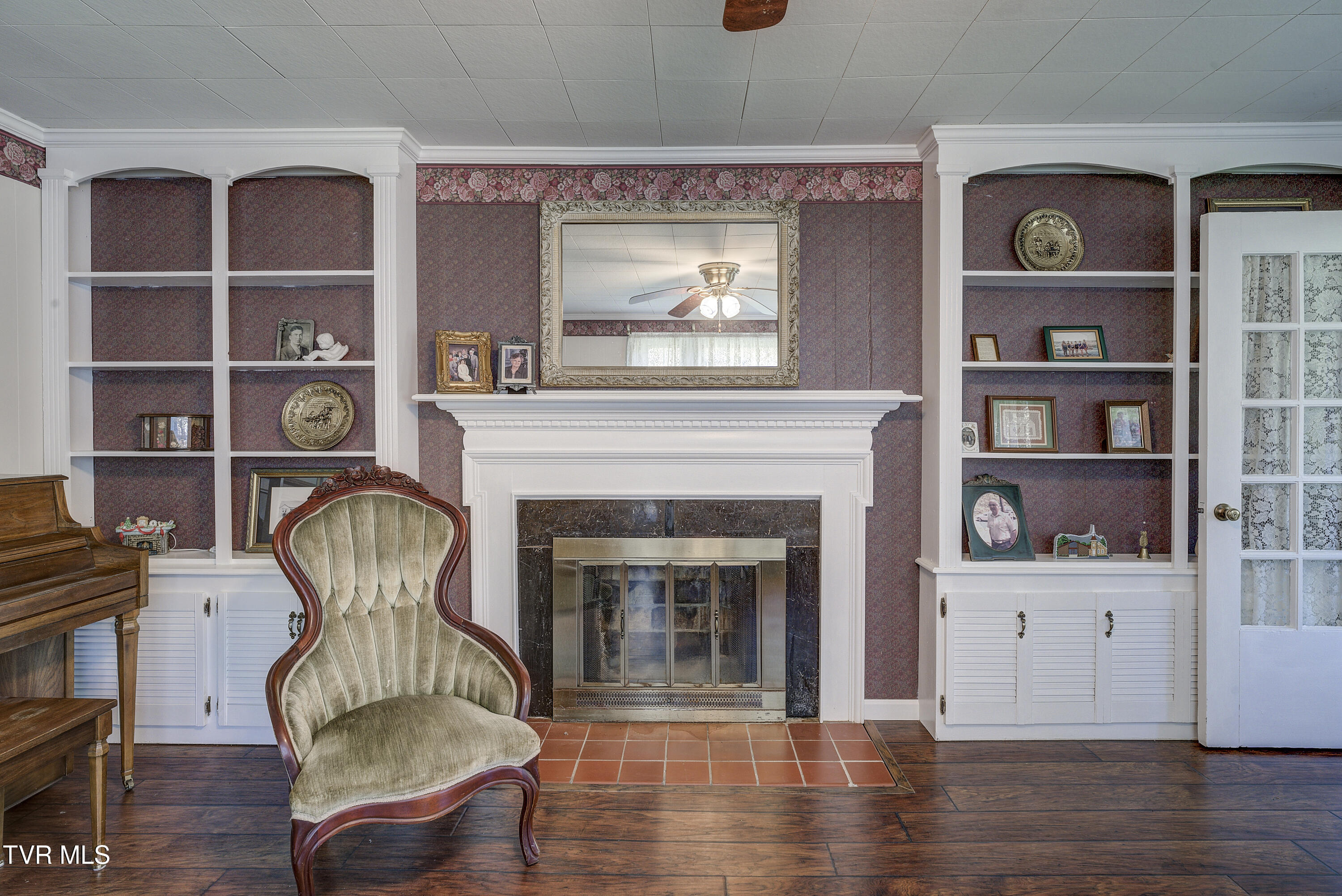 Vansant, Virginia 24656, United States, 5 Bedrooms Bedrooms, ,2 BathroomsBathrooms,Residential,Pending,119904