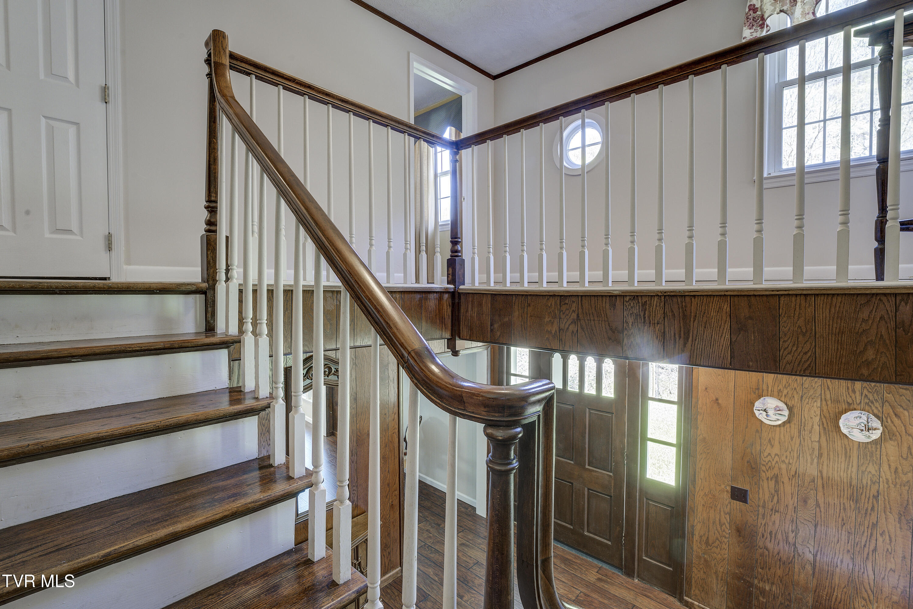 Vansant, Virginia 24656, United States, 5 Bedrooms Bedrooms, ,2 BathroomsBathrooms,Residential,Pending,119904