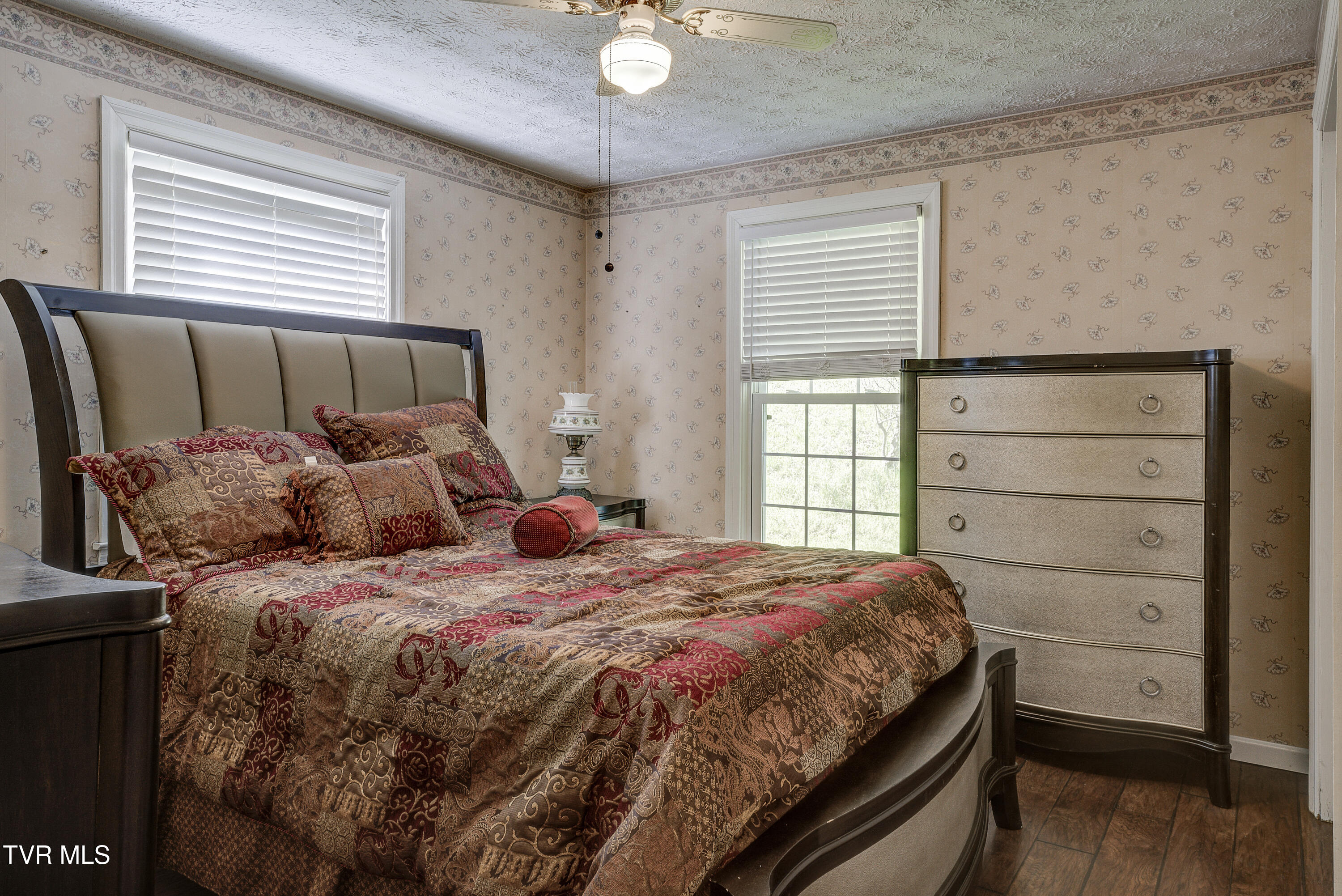 Vansant, Virginia 24656, United States, 5 Bedrooms Bedrooms, ,2 BathroomsBathrooms,Residential,Pending,119904