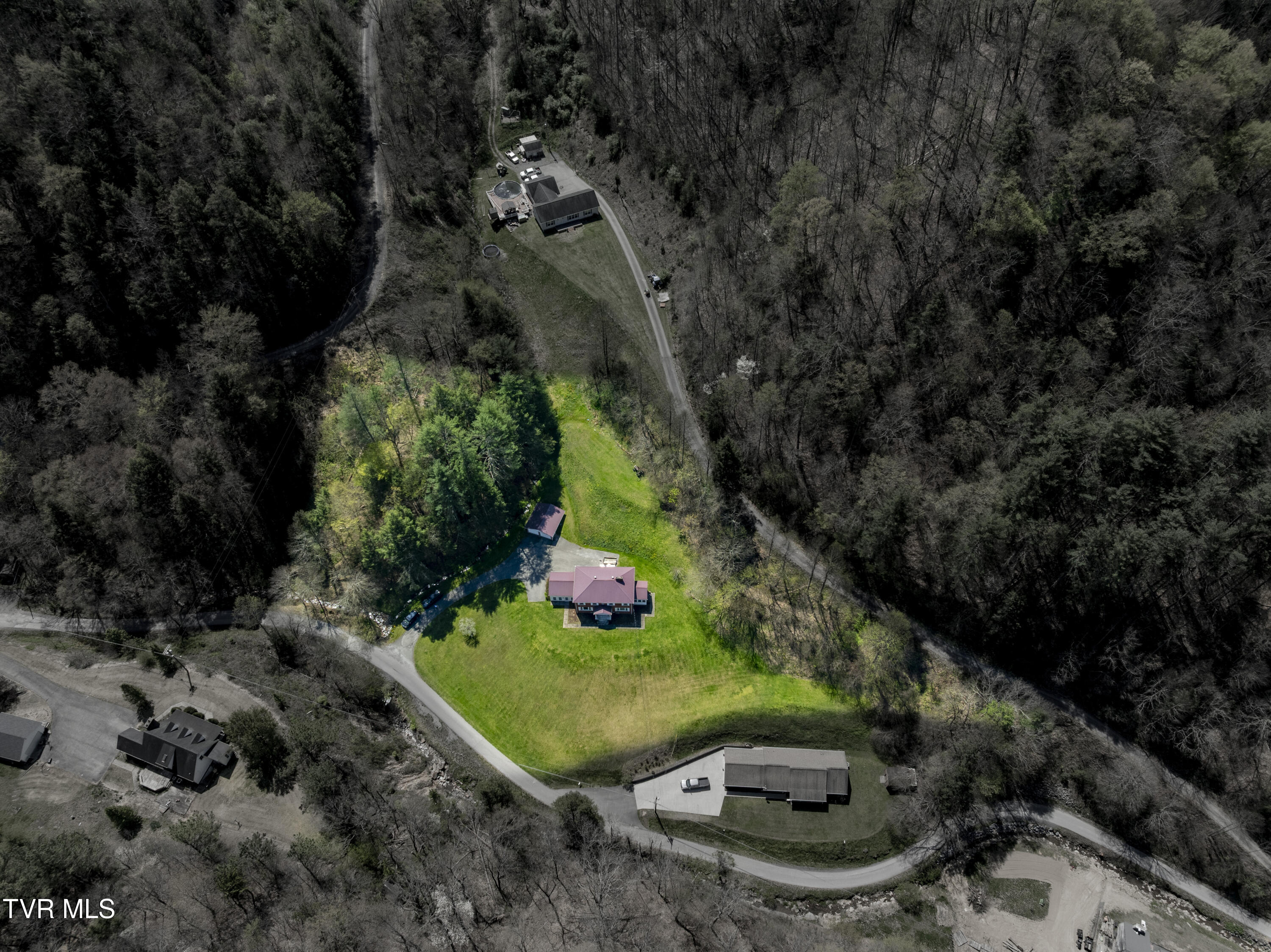 Vansant, Virginia 24656, United States, 5 Bedrooms Bedrooms, ,2 BathroomsBathrooms,Residential,Pending,119904