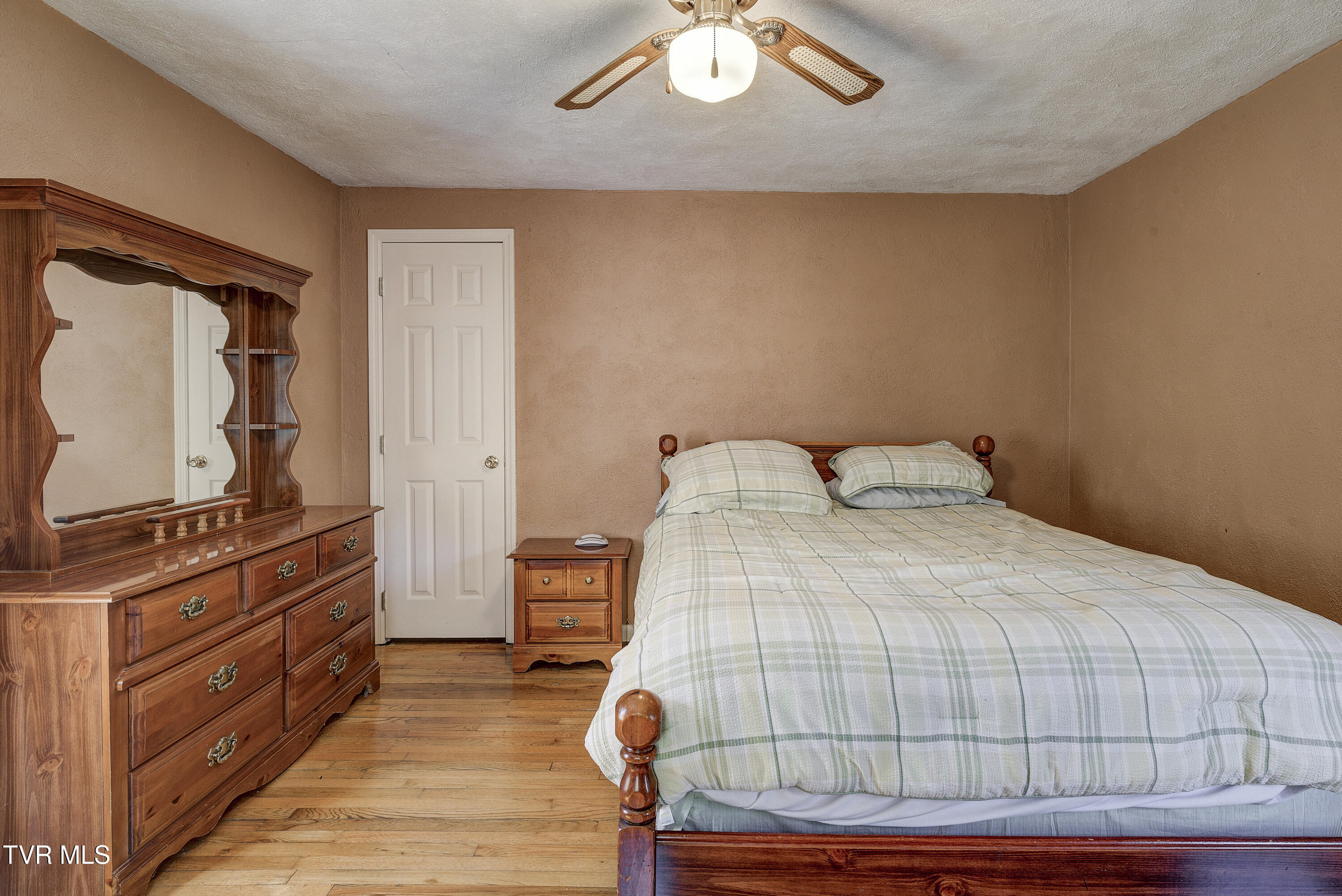 Vansant, Virginia 24656, United States, 5 Bedrooms Bedrooms, ,2 BathroomsBathrooms,Residential,Pending,119904