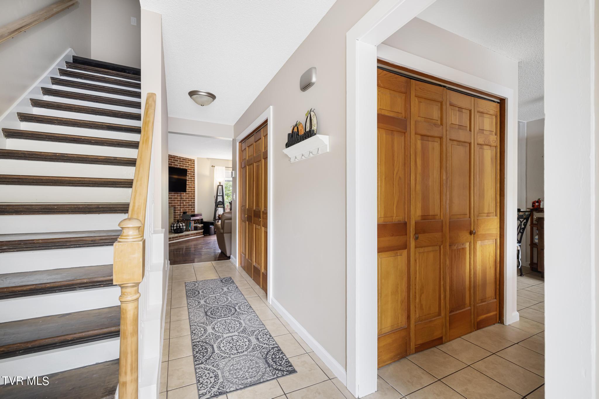 605 Redstone Dr Dr #24, Bristol, Tennessee image 3