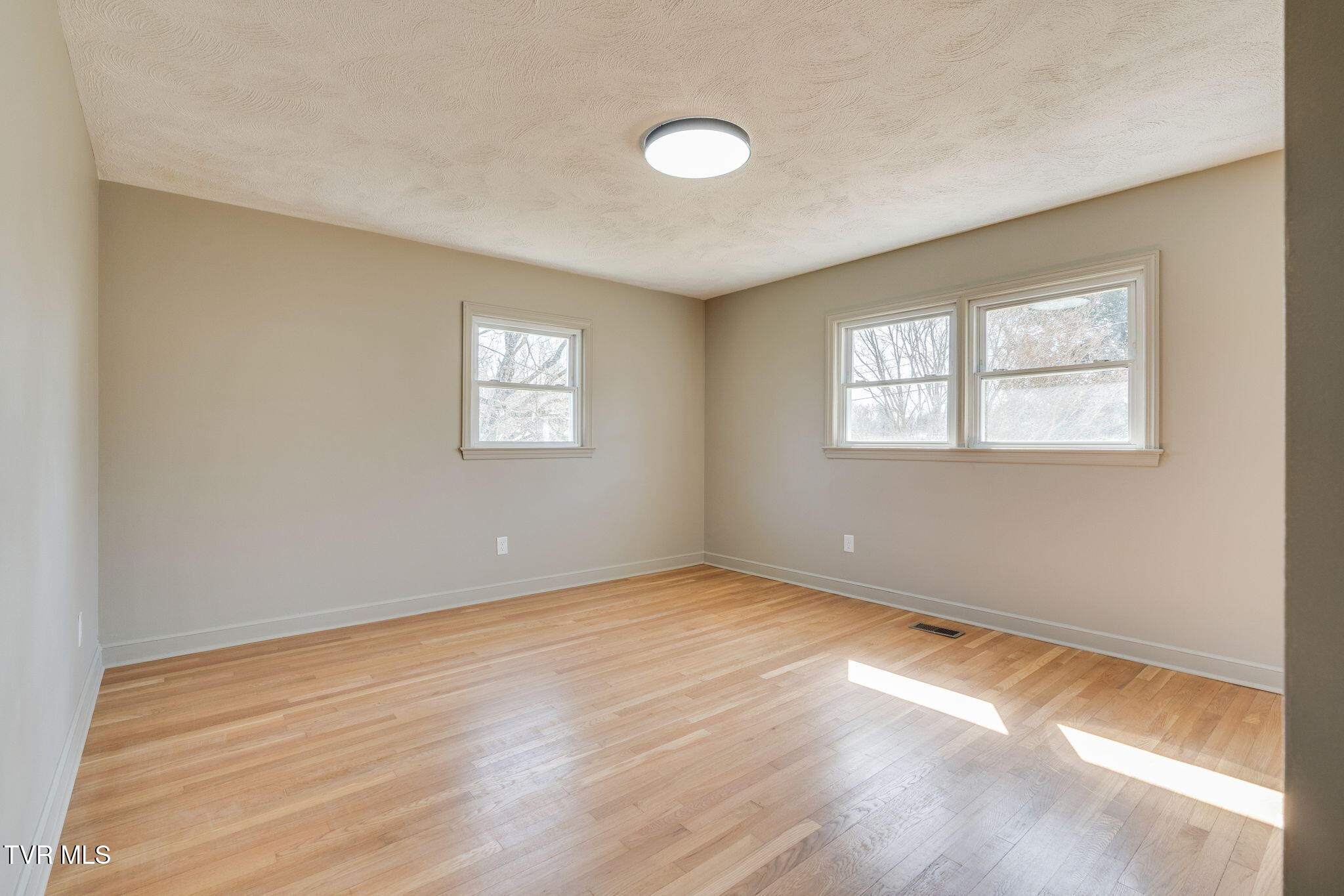 501 Garden Lane, Bristol, Virginia image 16