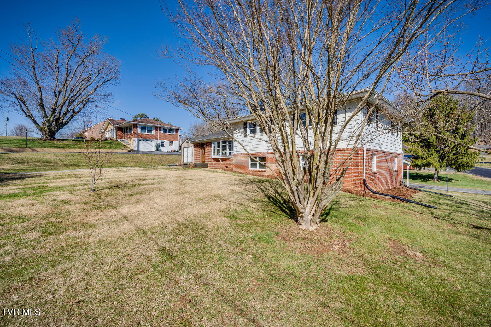 501 Garden Lane, Bristol, Virginia image 3