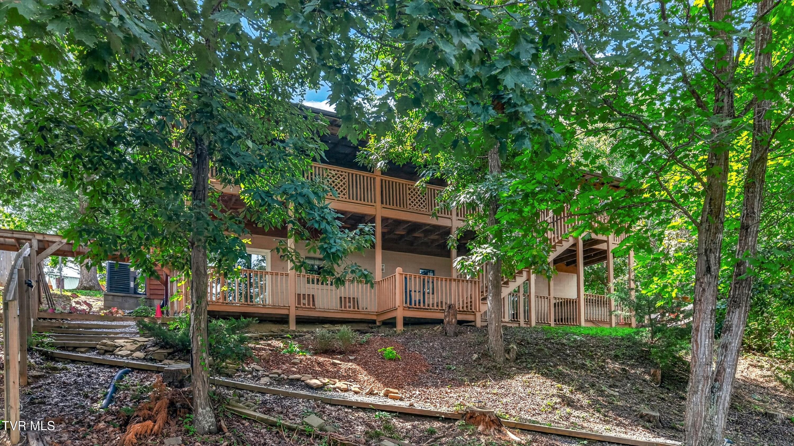 1537 Kinder Lane
