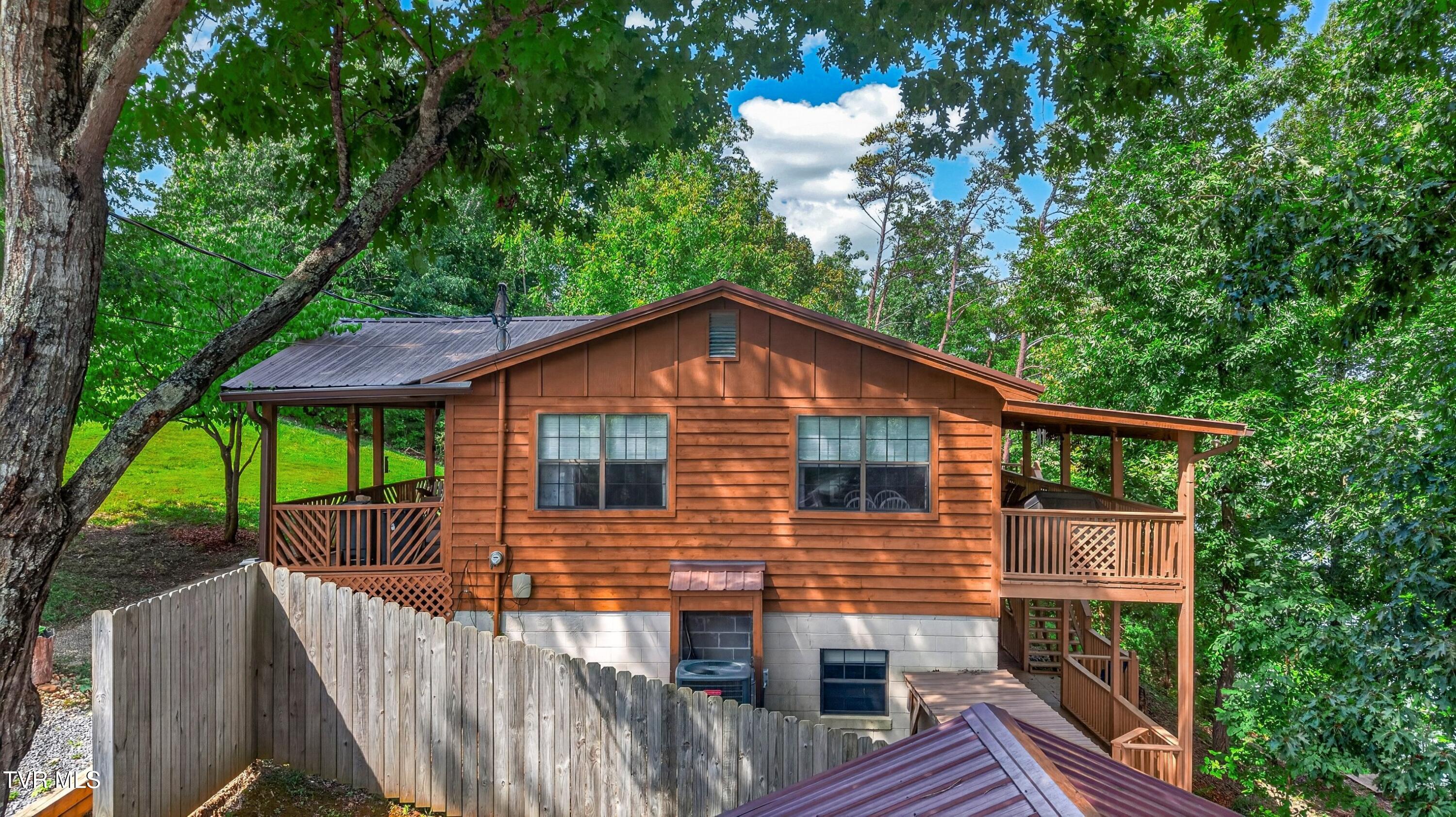 1537 Kinder Lane